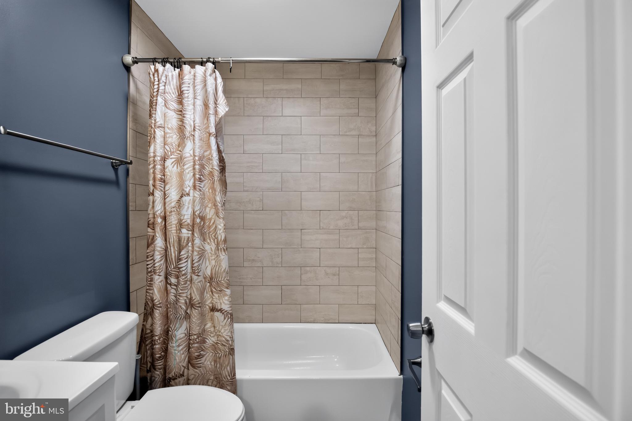 LINTHICUM OAKS - Residential