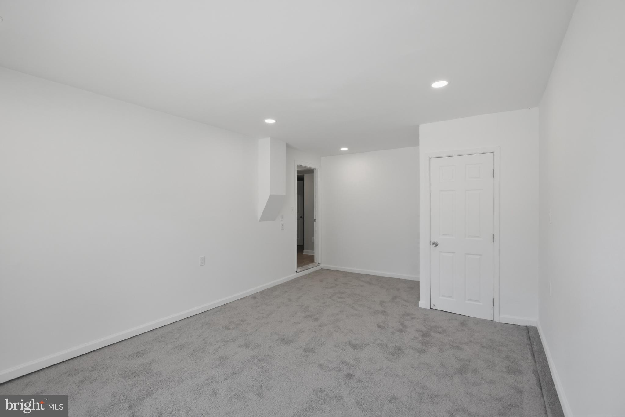 LINTHICUM OAKS - Residential