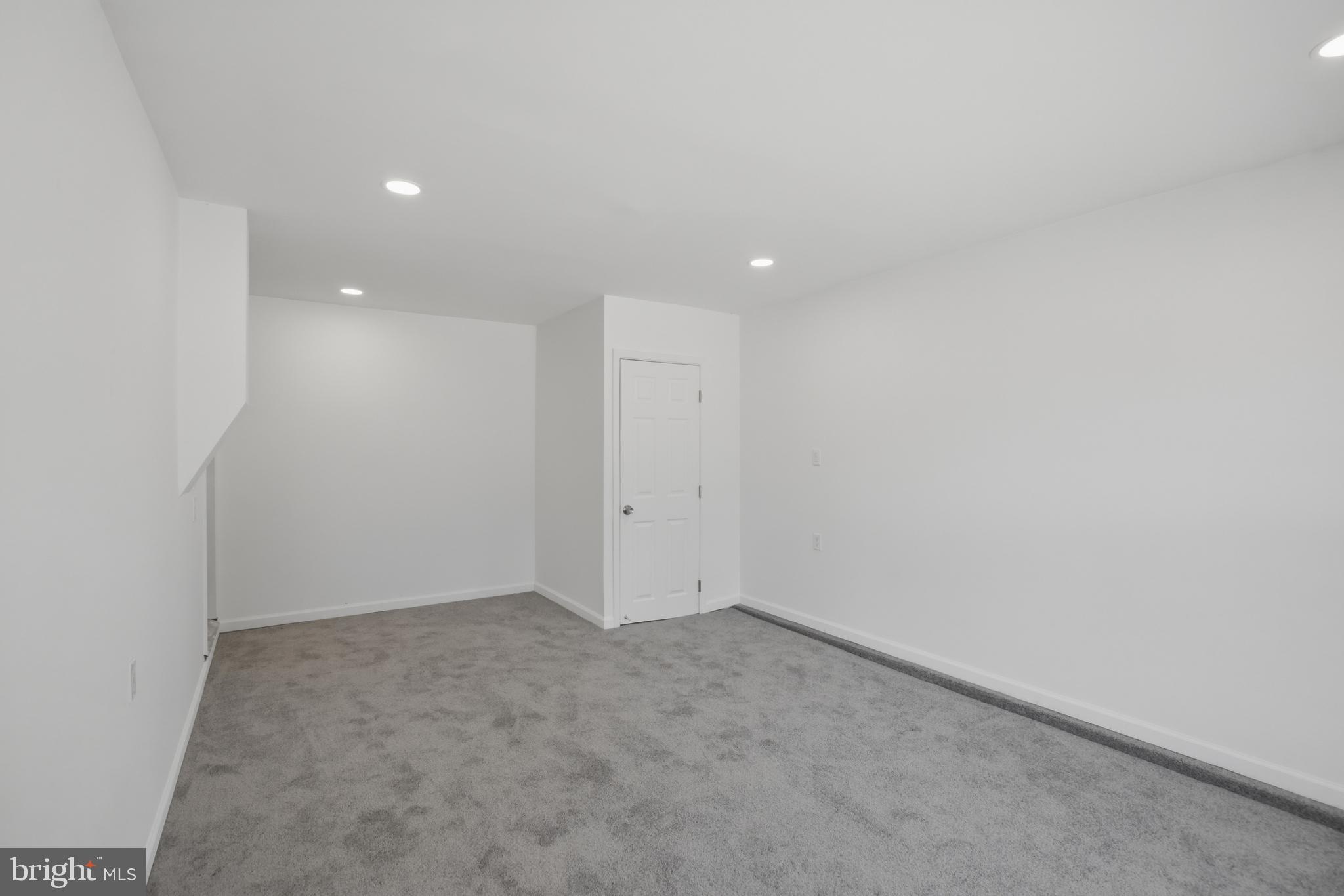 LINTHICUM OAKS - Residential