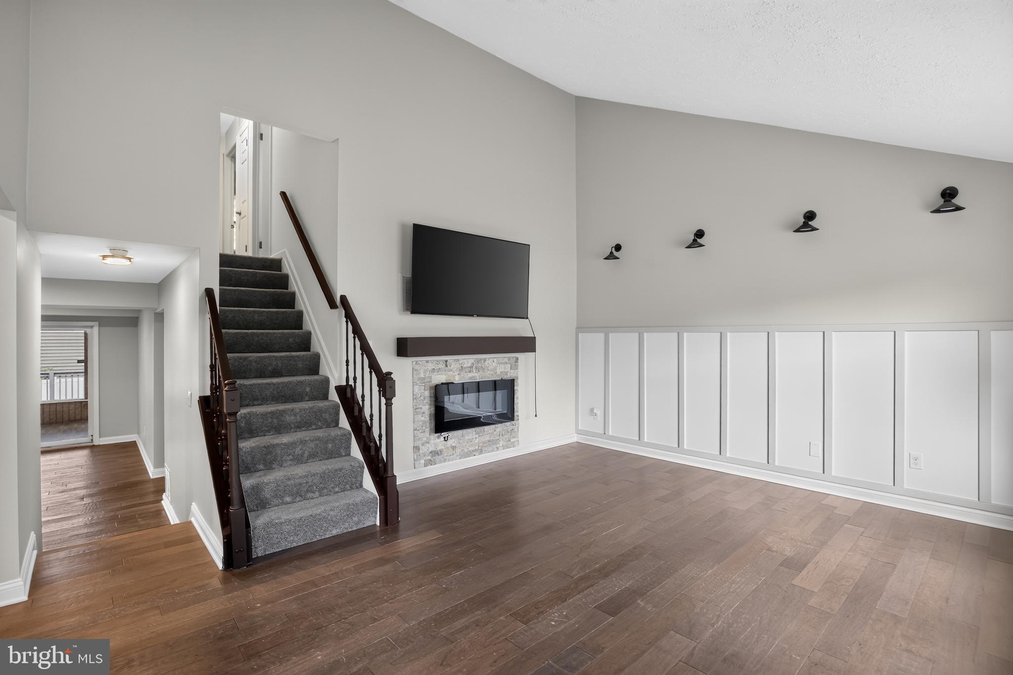 LINTHICUM OAKS - Residential