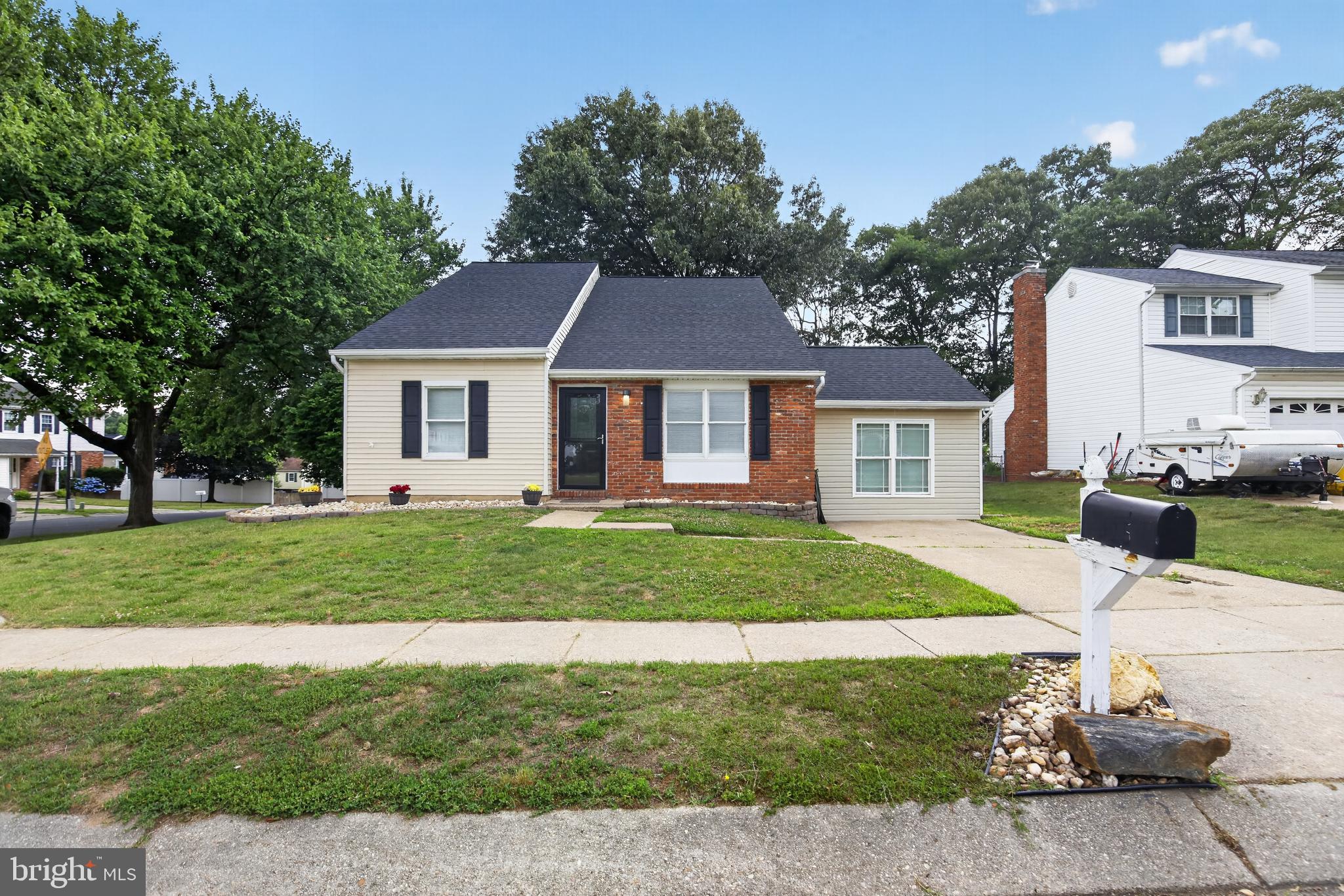 LINTHICUM OAKS - Residential