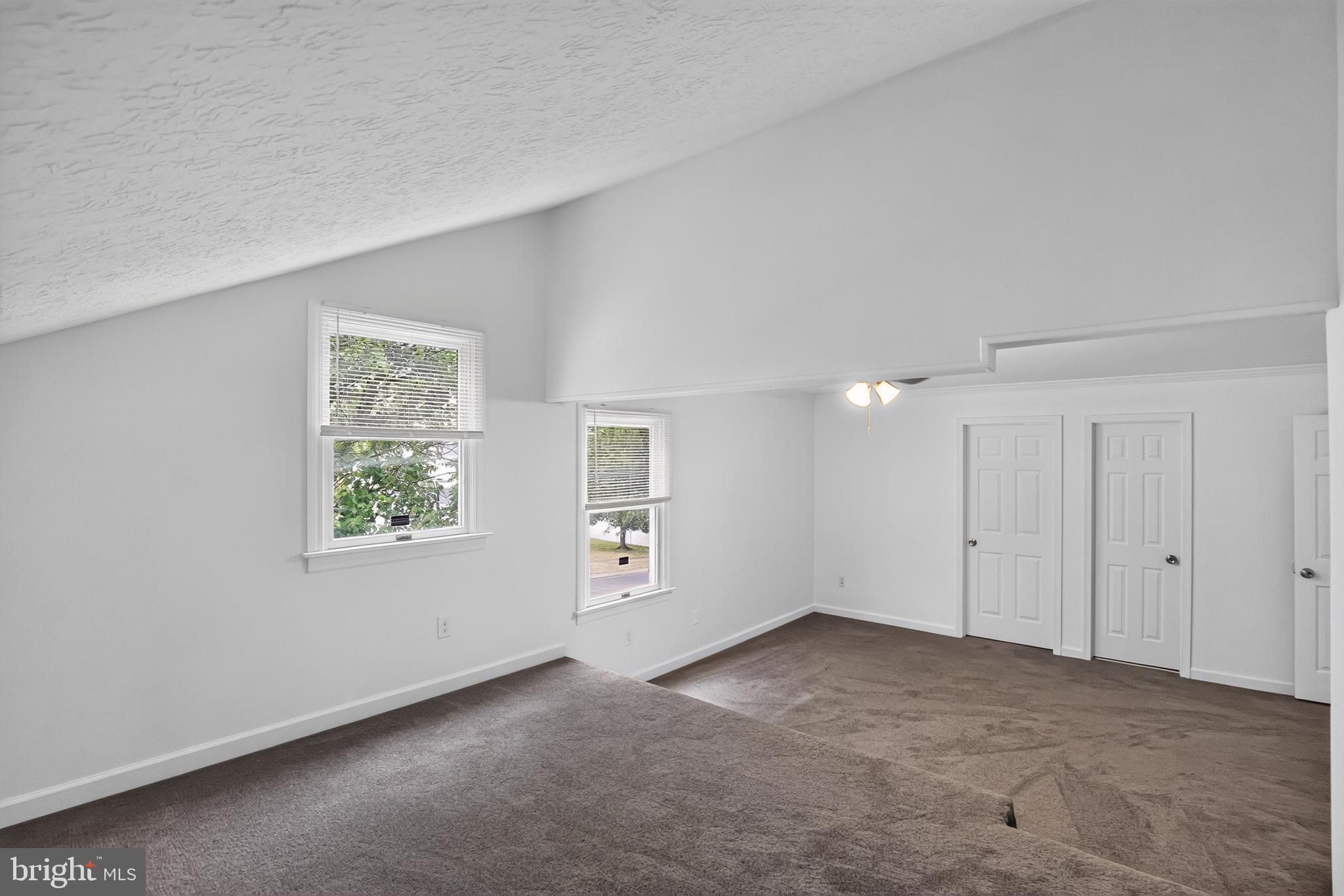 LINTHICUM OAKS - Residential