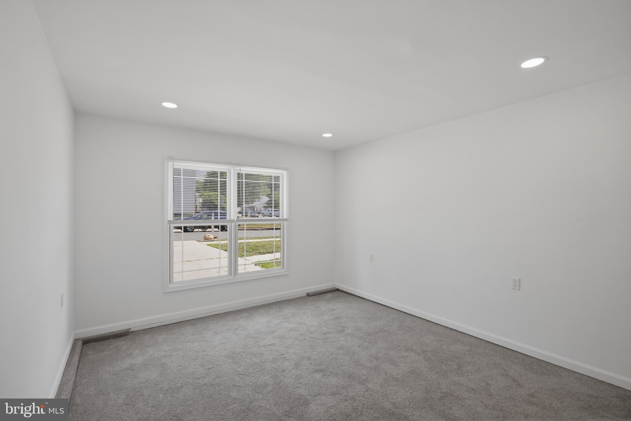 LINTHICUM OAKS - Residential