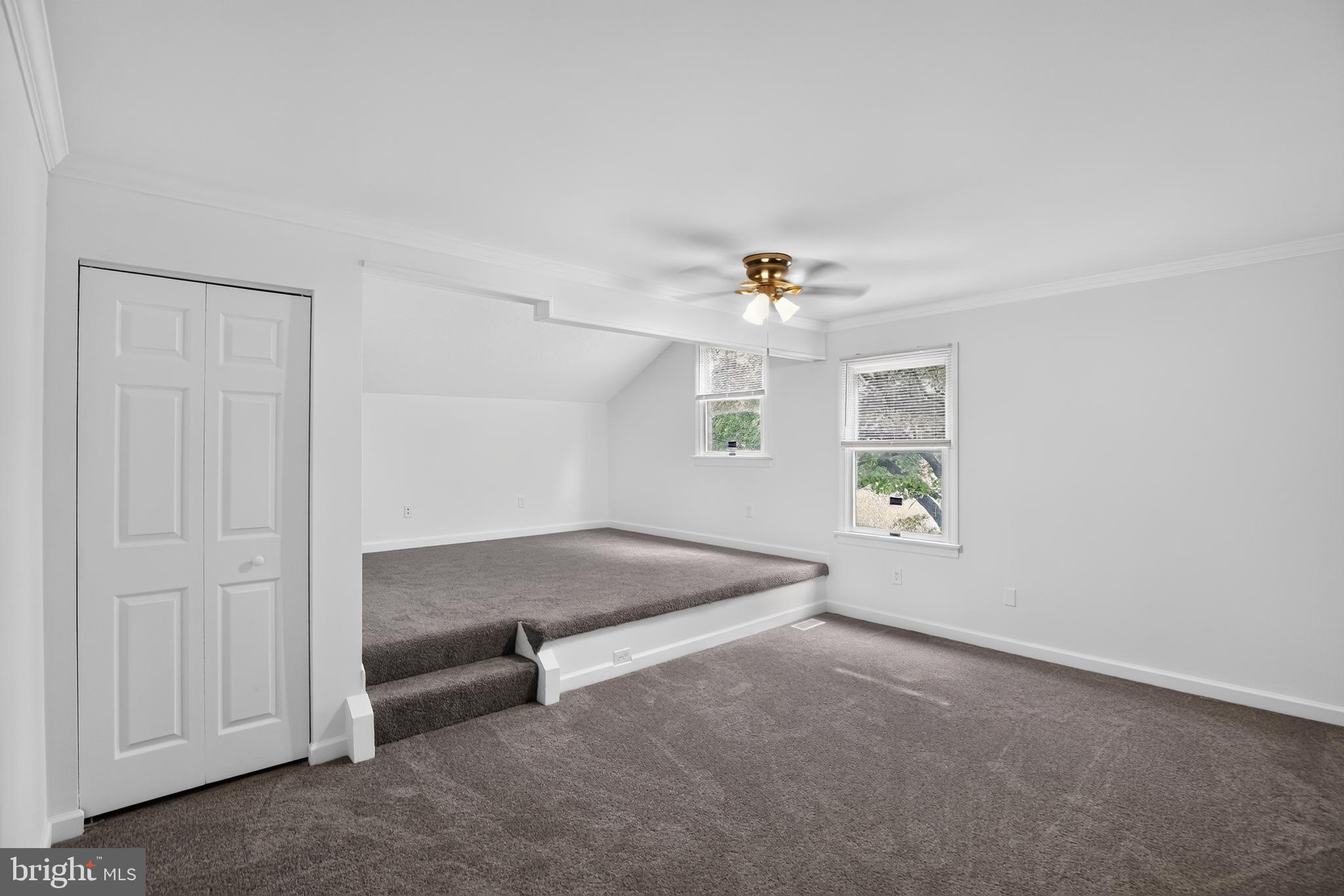 LINTHICUM OAKS - Residential