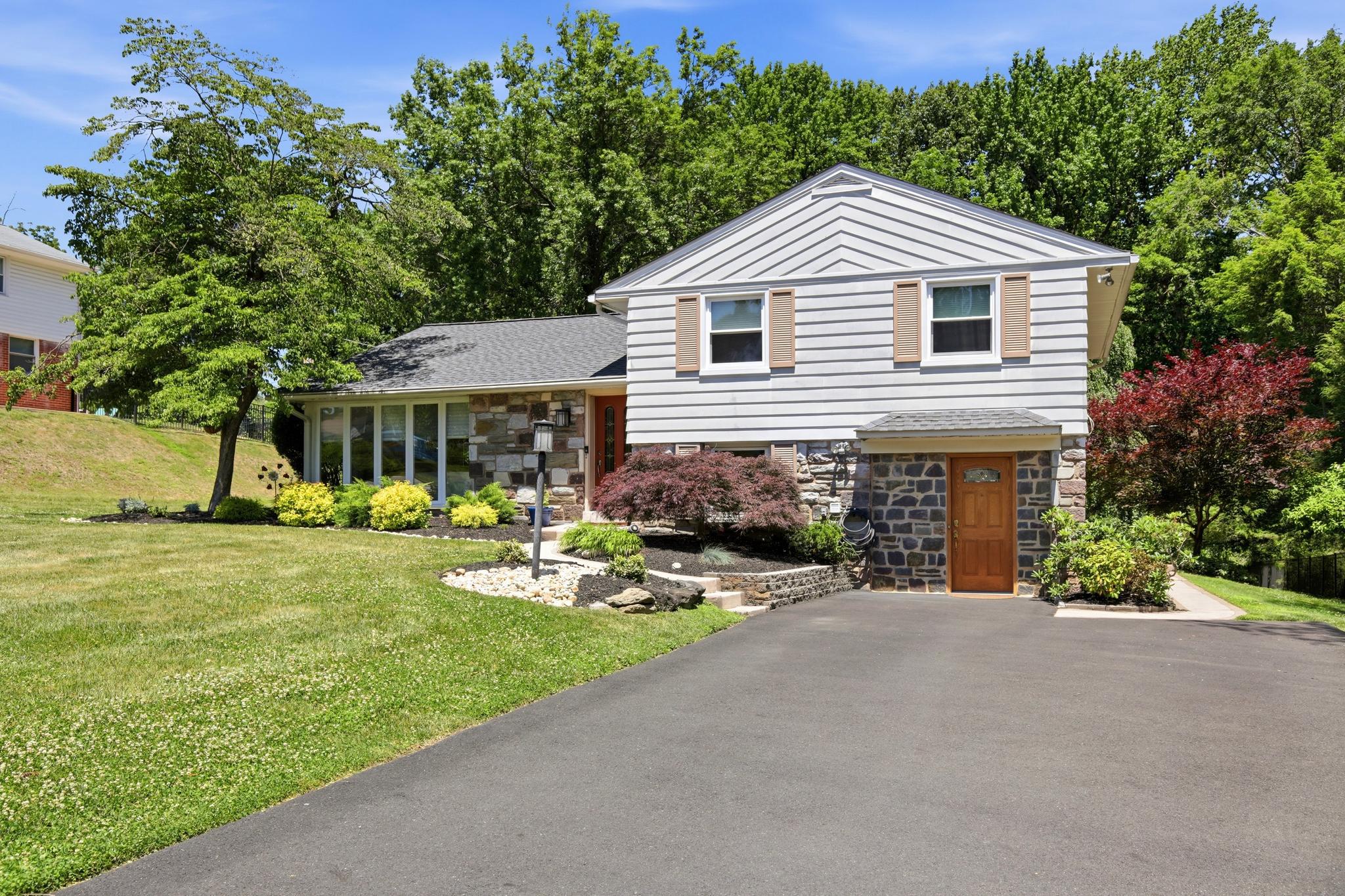 JUNE MEADOWS - Residential