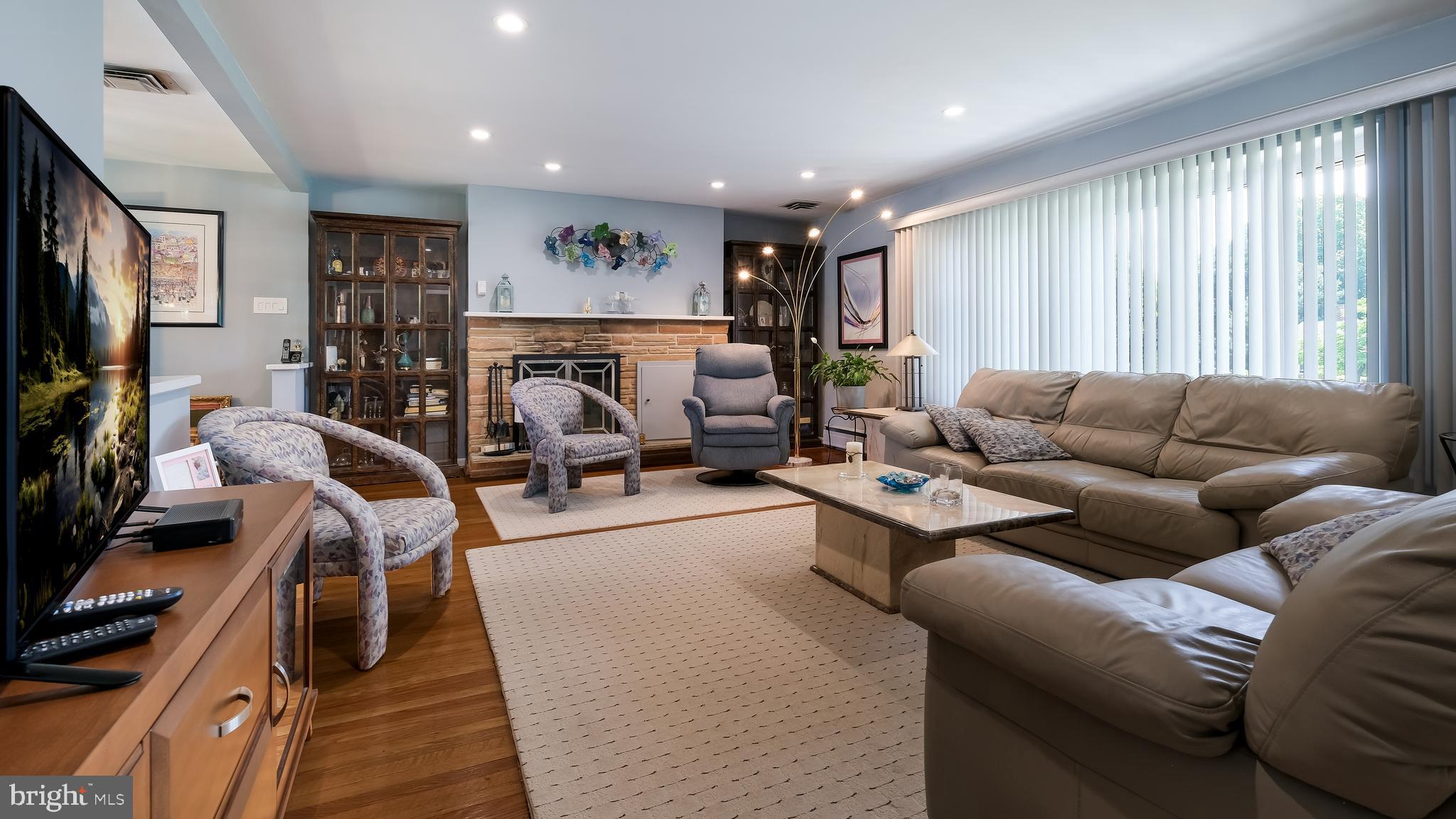 MEADOWBROOK - Residential