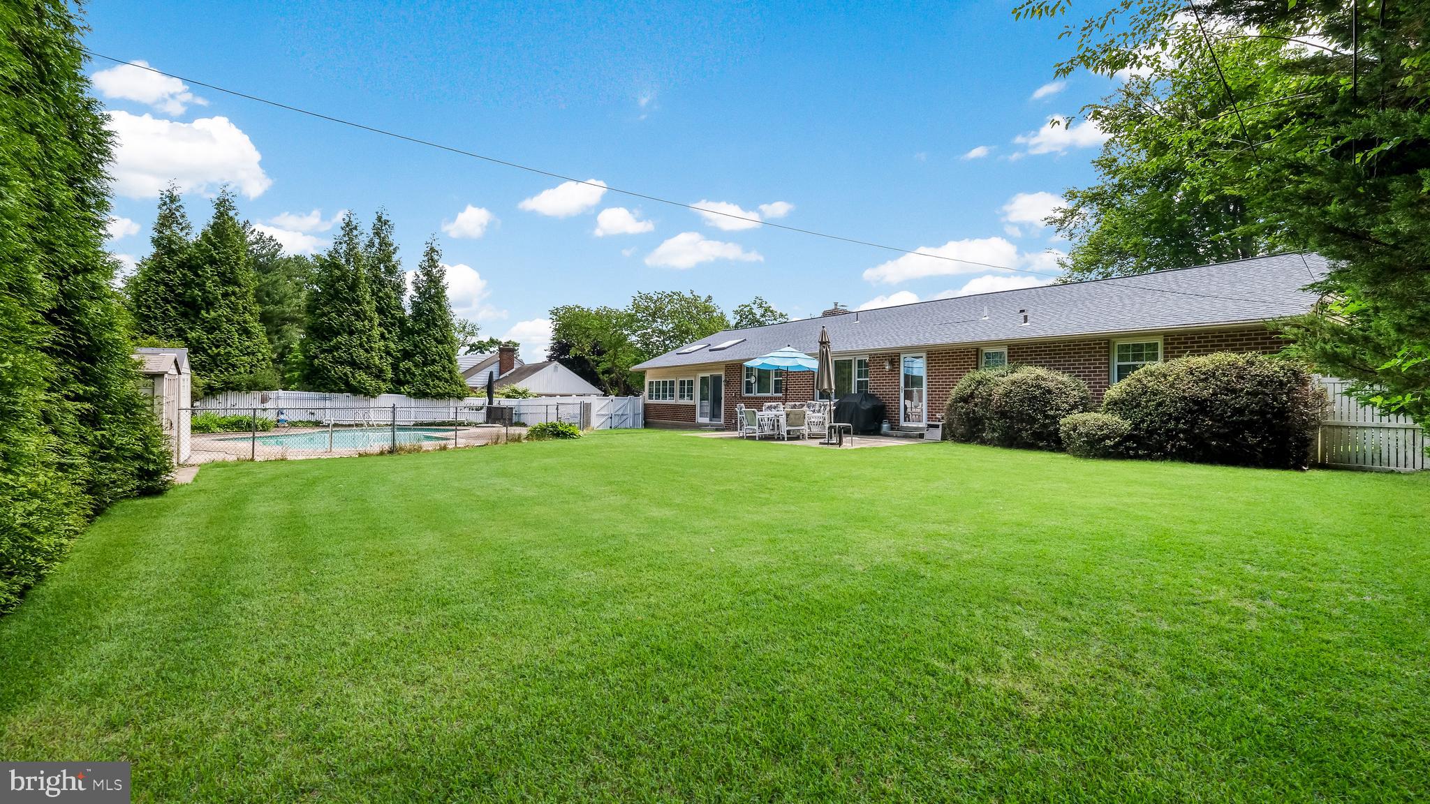 MEADOWBROOK - Residential