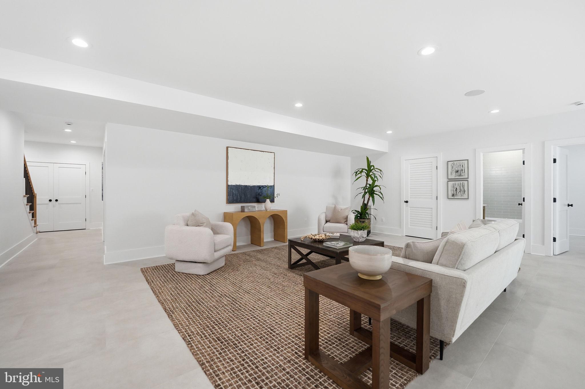 BRANDON VILLAGE - Residential