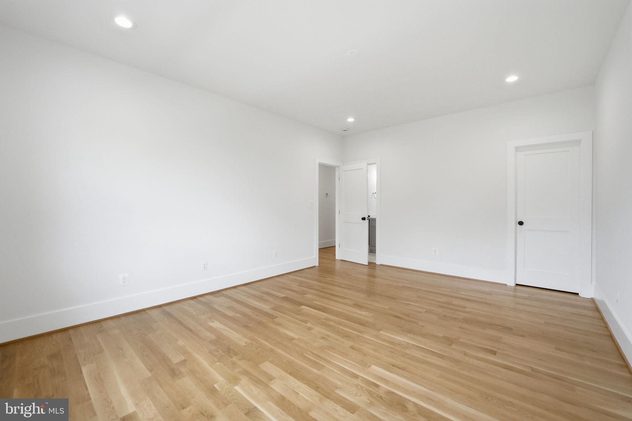 BRANDON VILLAGE - Residential