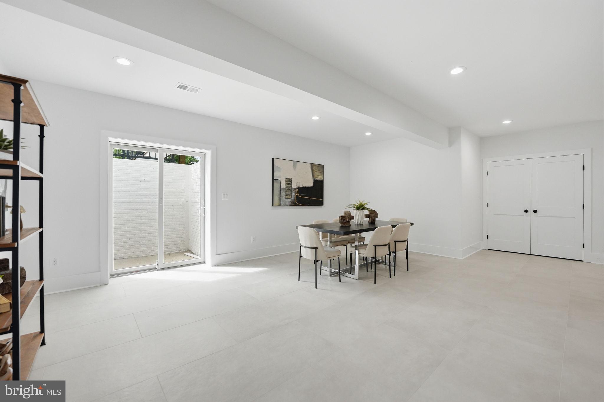 BRANDON VILLAGE - Residential