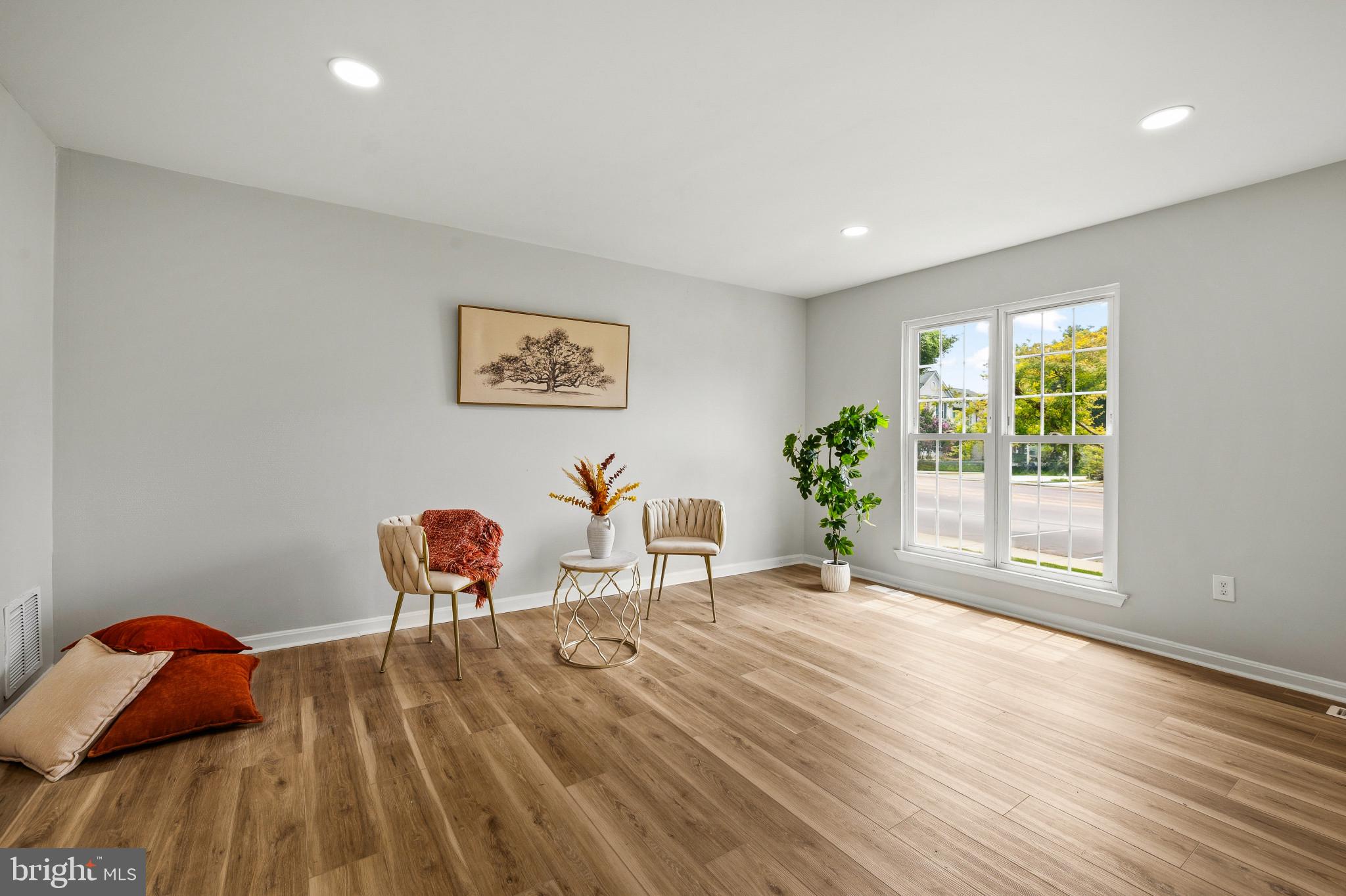 HALLOWELL - Residential