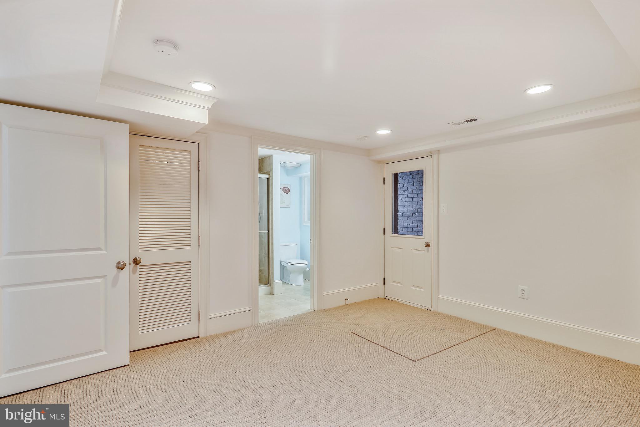 CHEVY CHASE MANOR - Residential