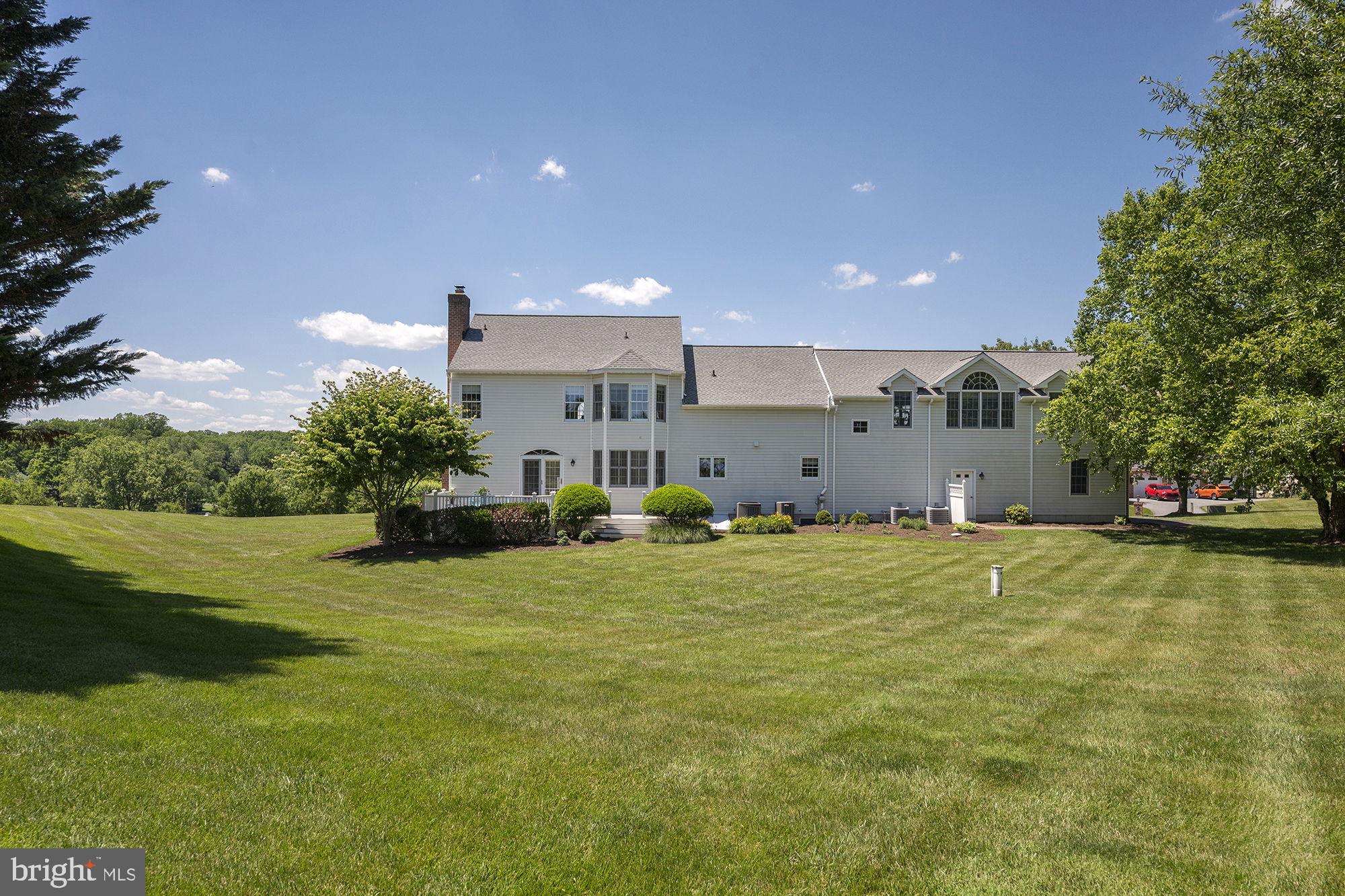 LA VISTA MANOR - Residential