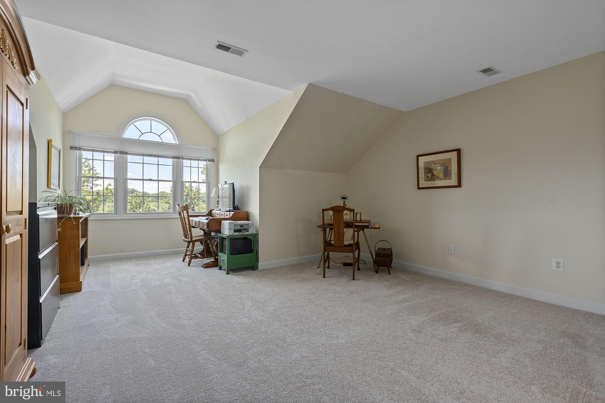 LA VISTA MANOR - Residential