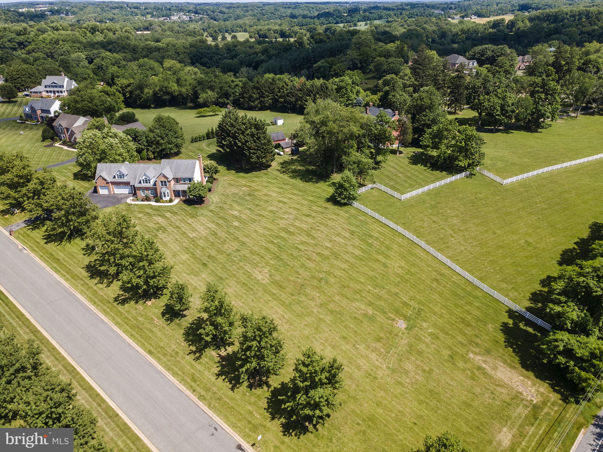 LA VISTA MANOR - Residential