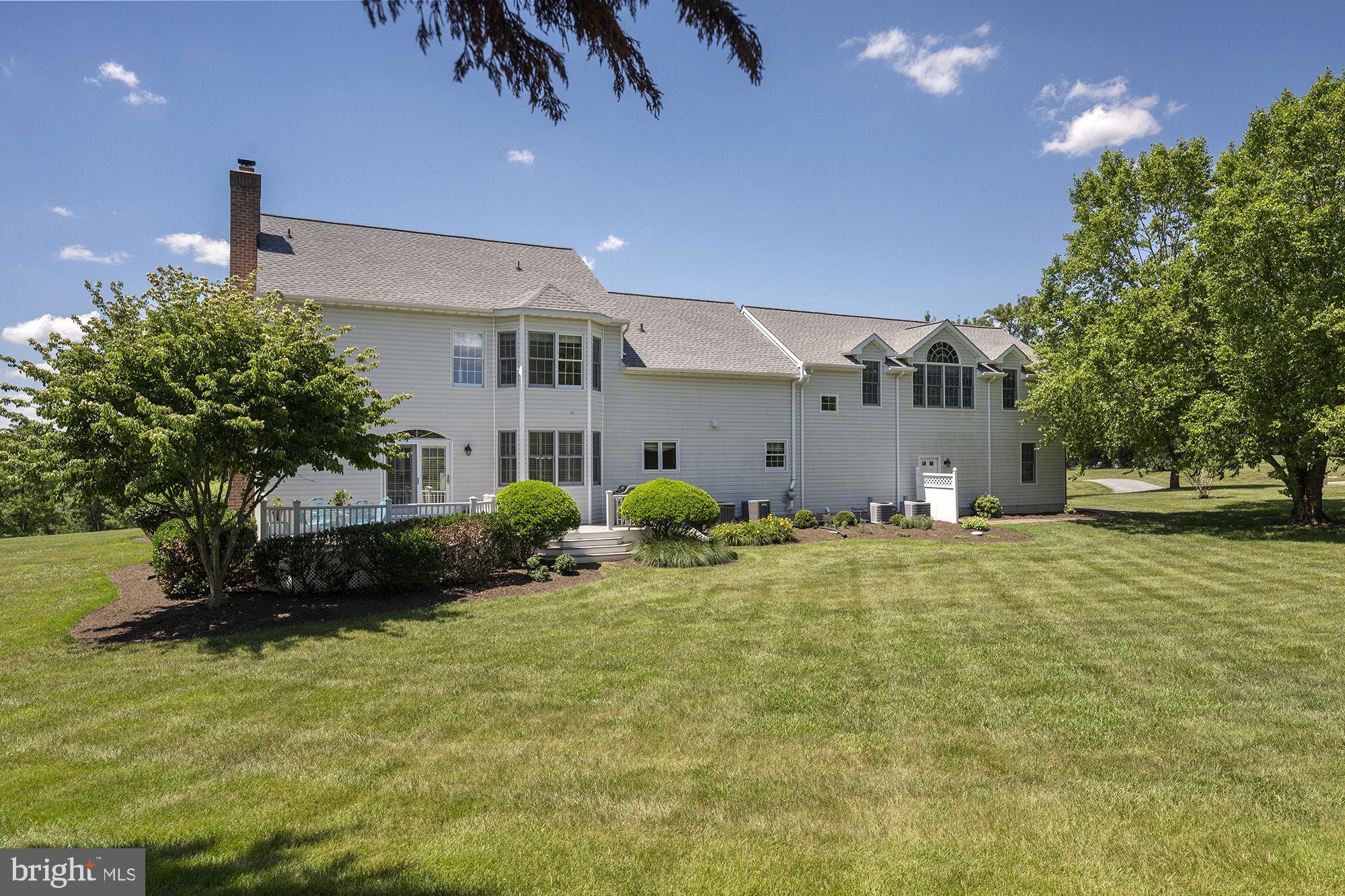 LA VISTA MANOR - Residential