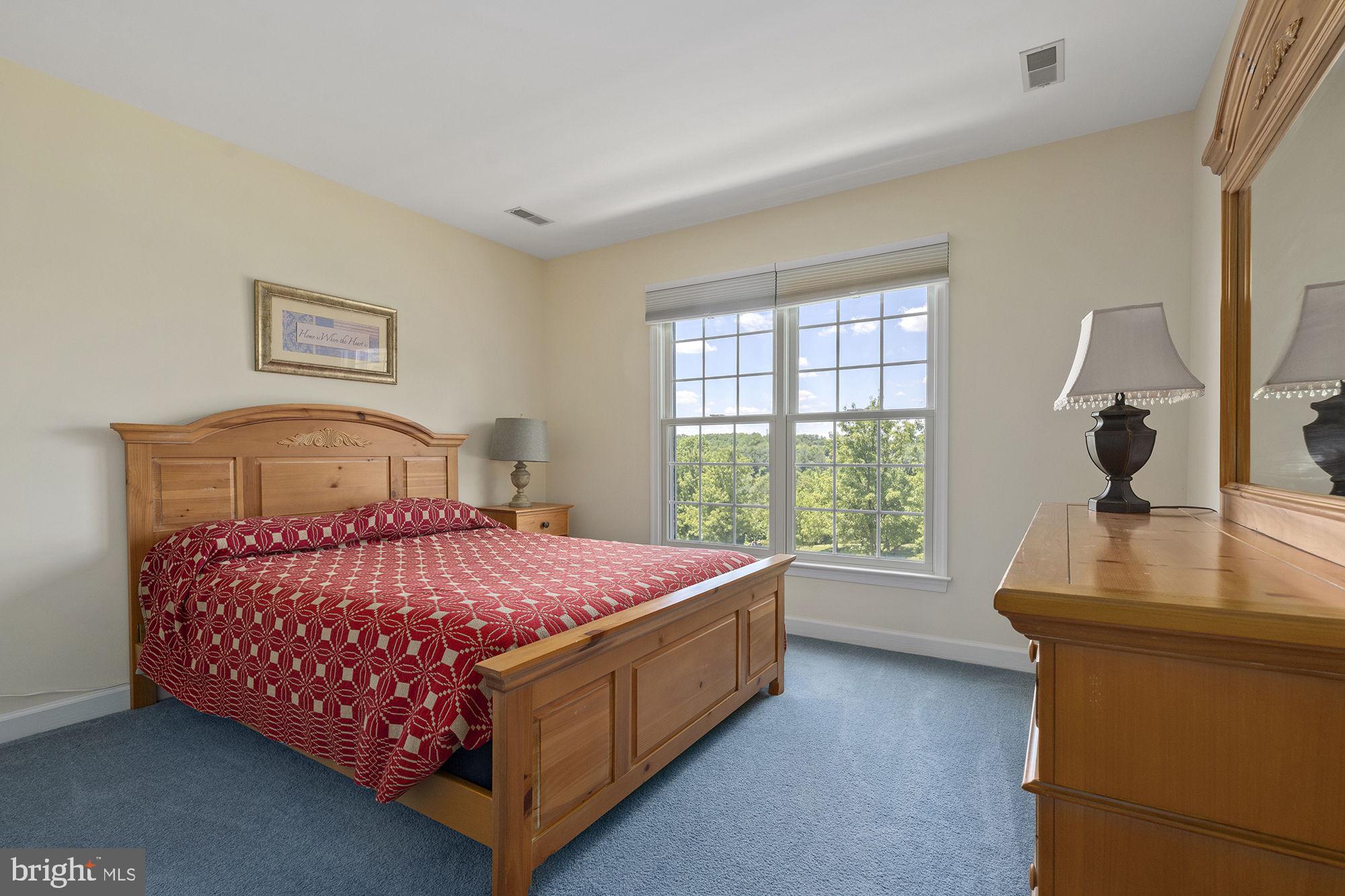 LA VISTA MANOR - Residential