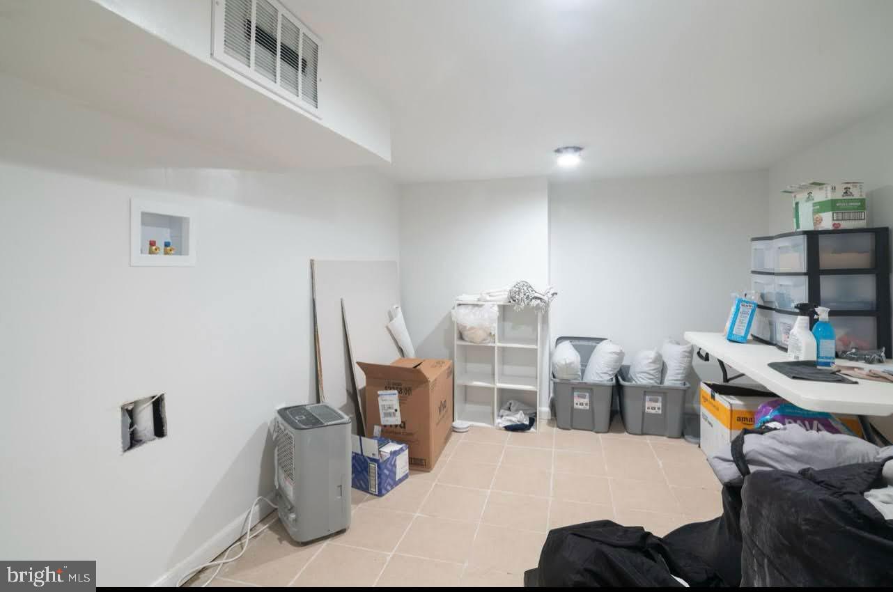 PHILADELPHIA (NORTHEAST) - Residential