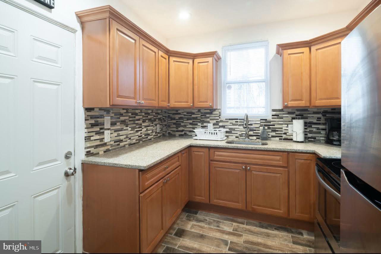 PHILADELPHIA (NORTHEAST) - Residential