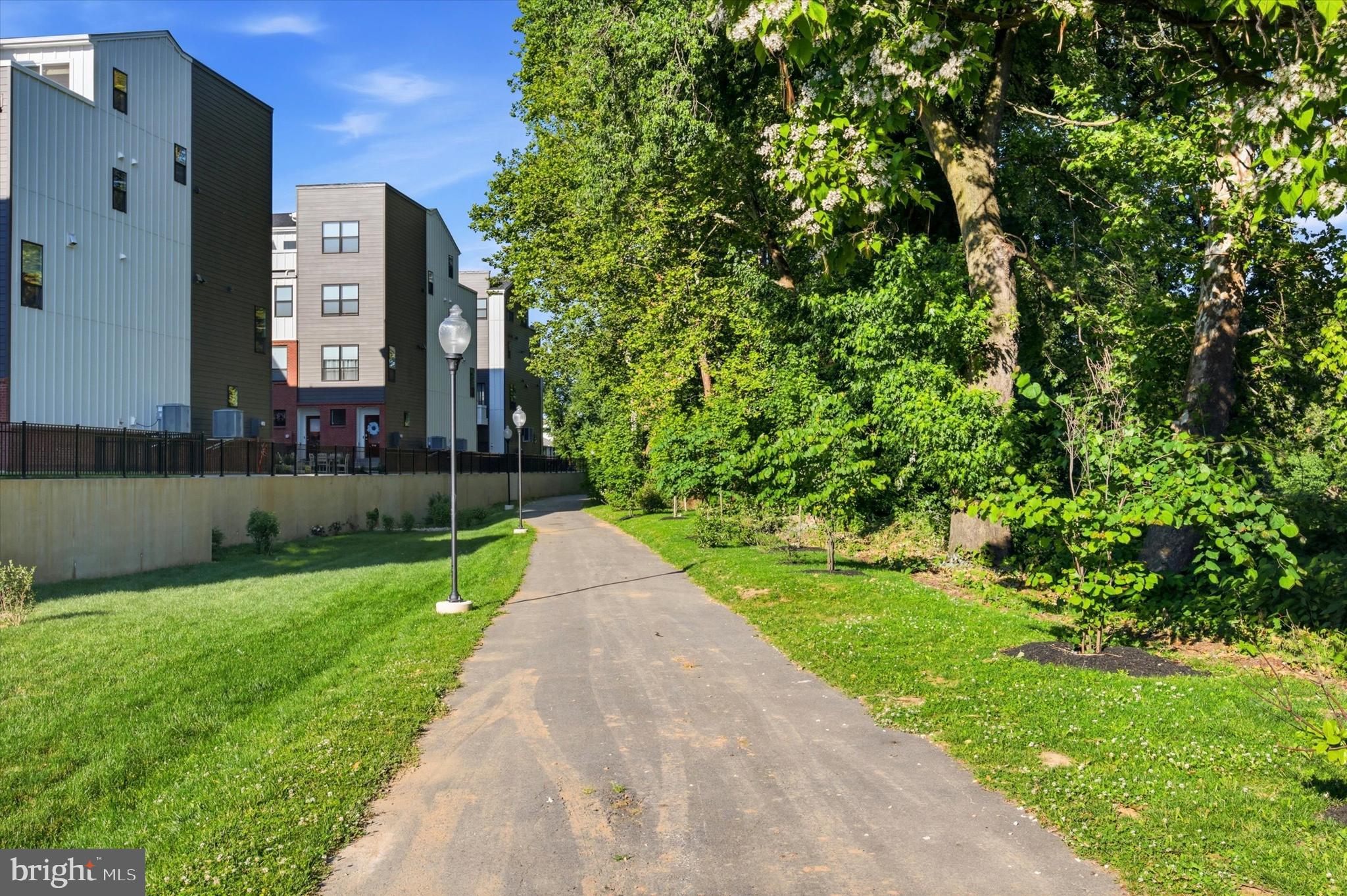 RIVER PLACE - Residential