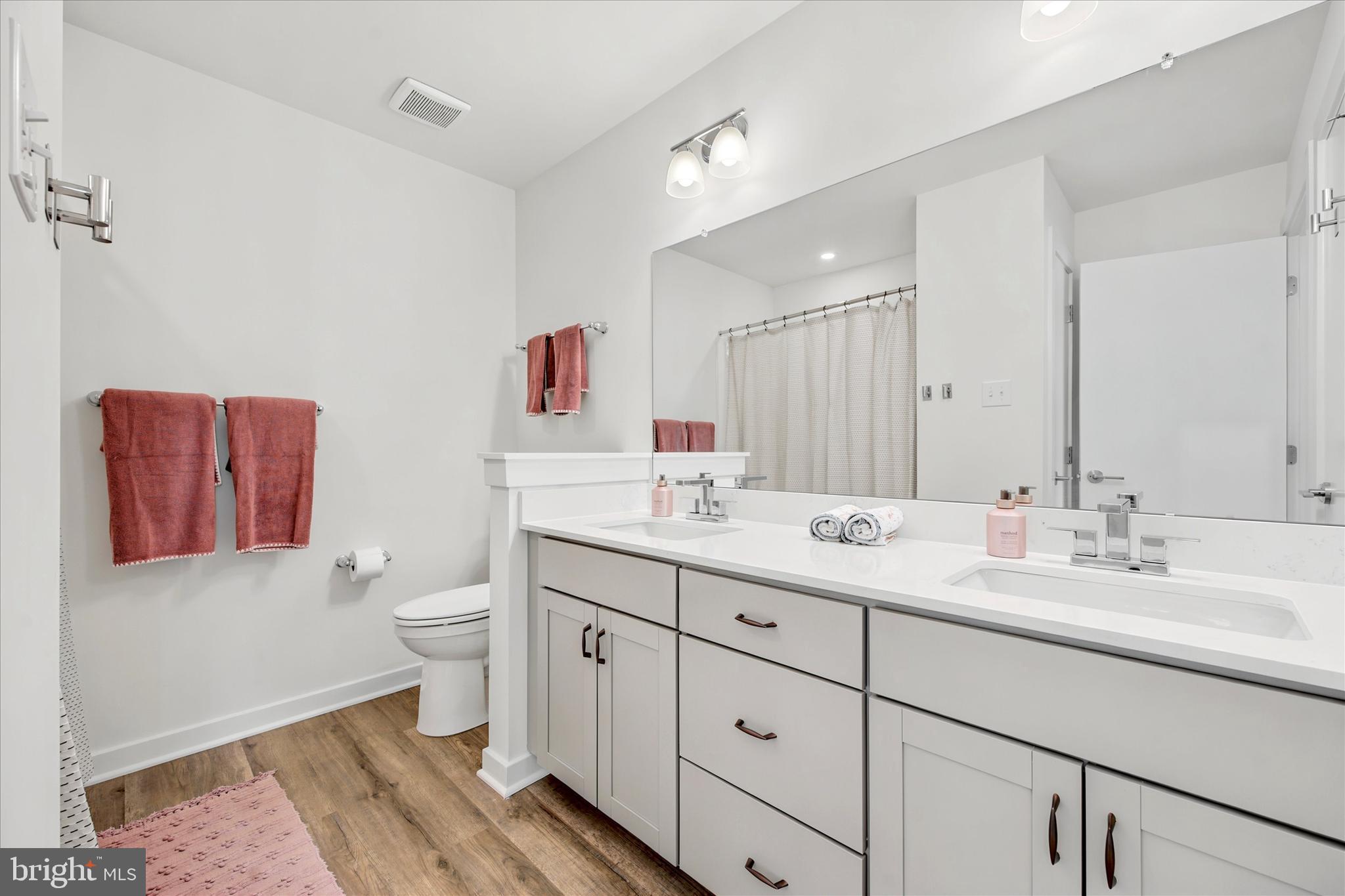 RIVER PLACE - Residential