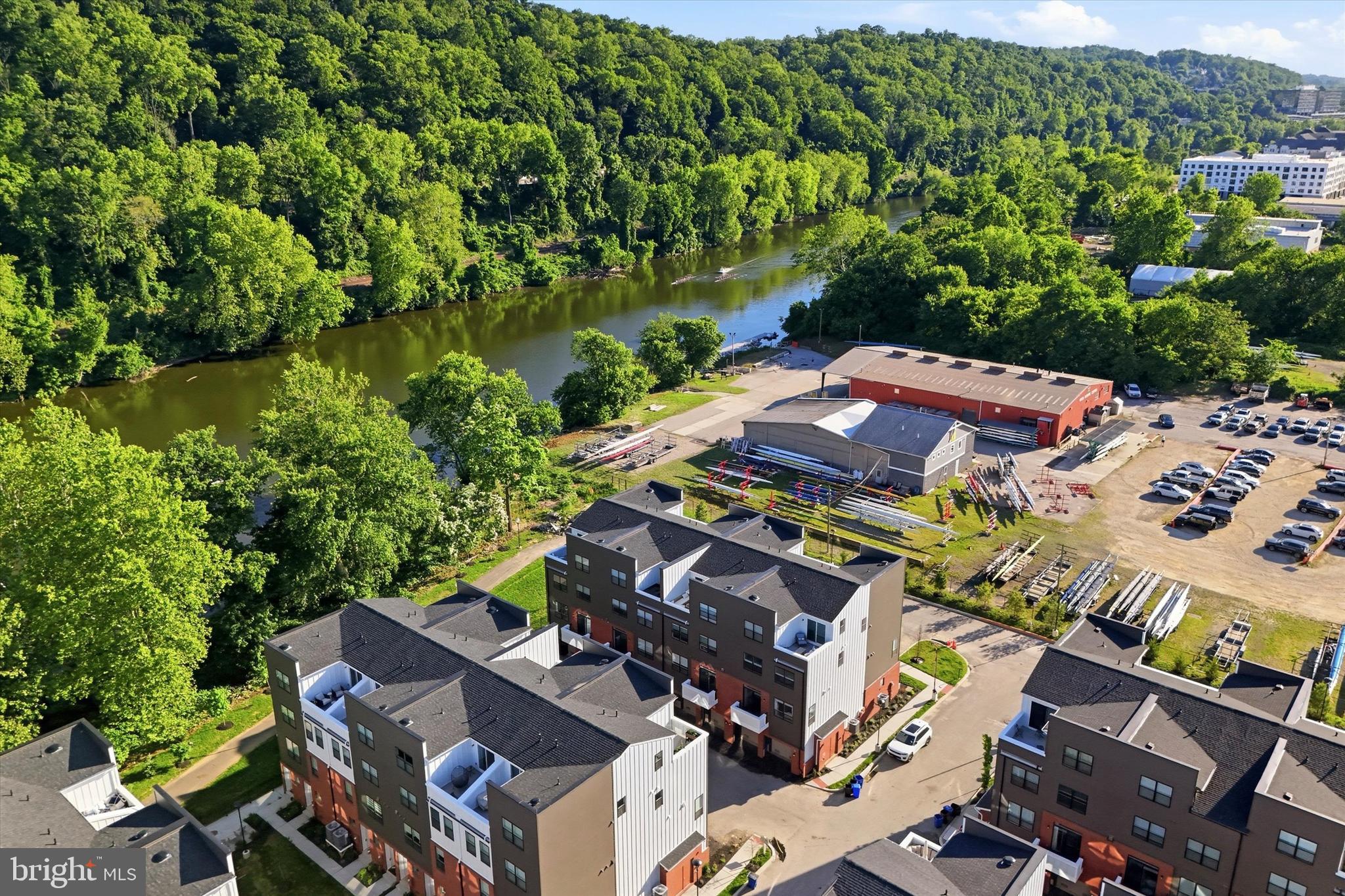 RIVER PLACE - Residential