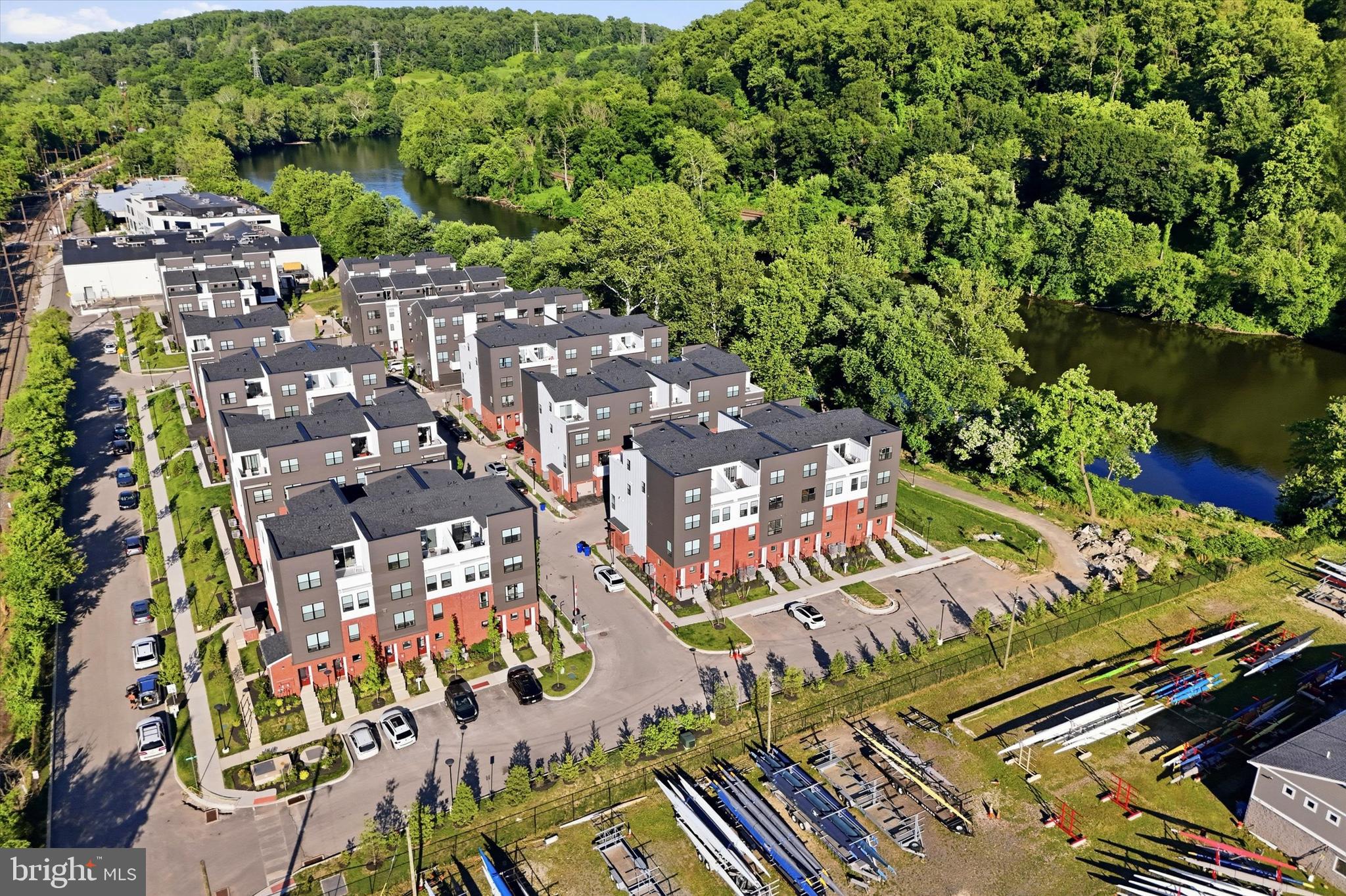 RIVER PLACE - Residential