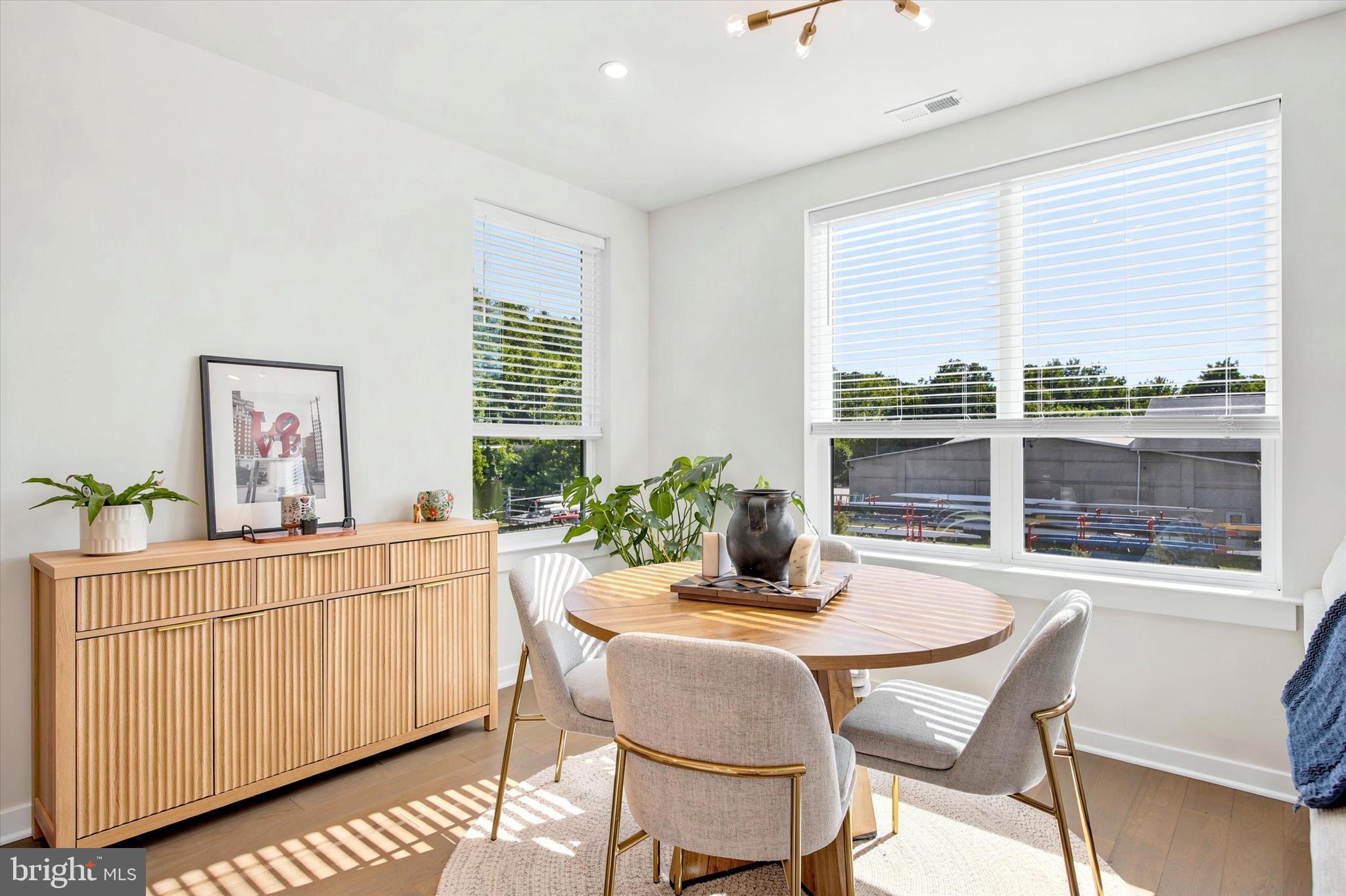 RIVER PLACE - Residential
