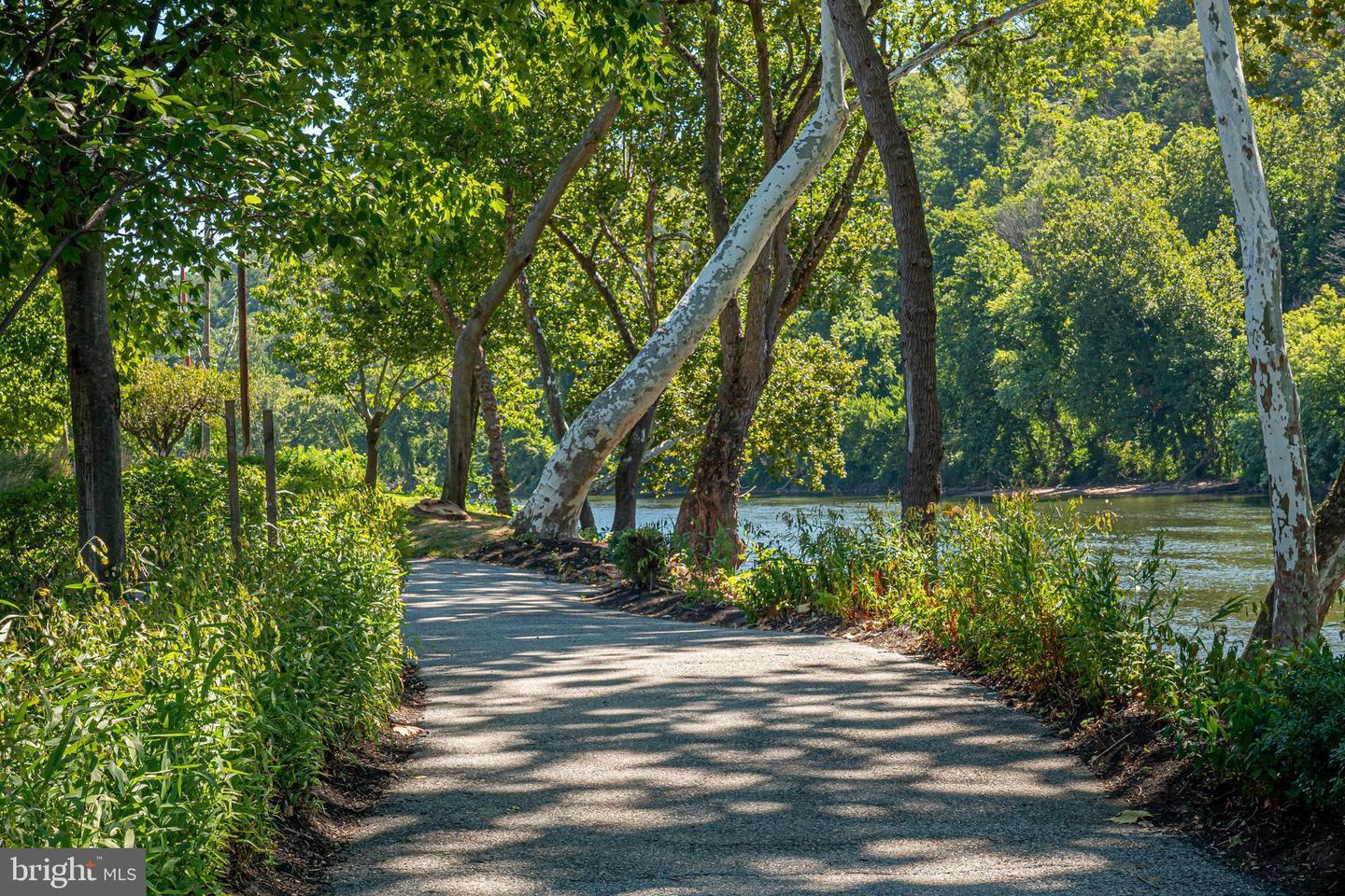 RIVER PLACE - Residential