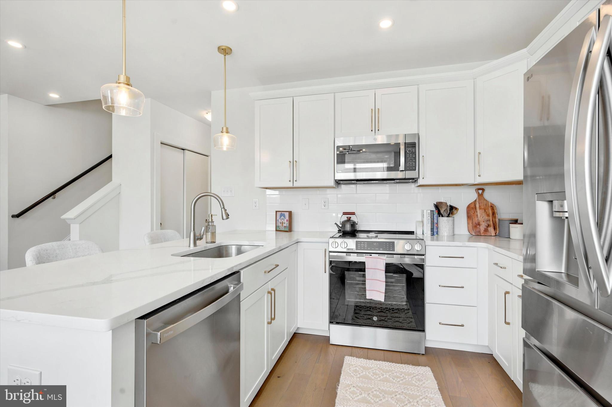 RIVER PLACE - Residential