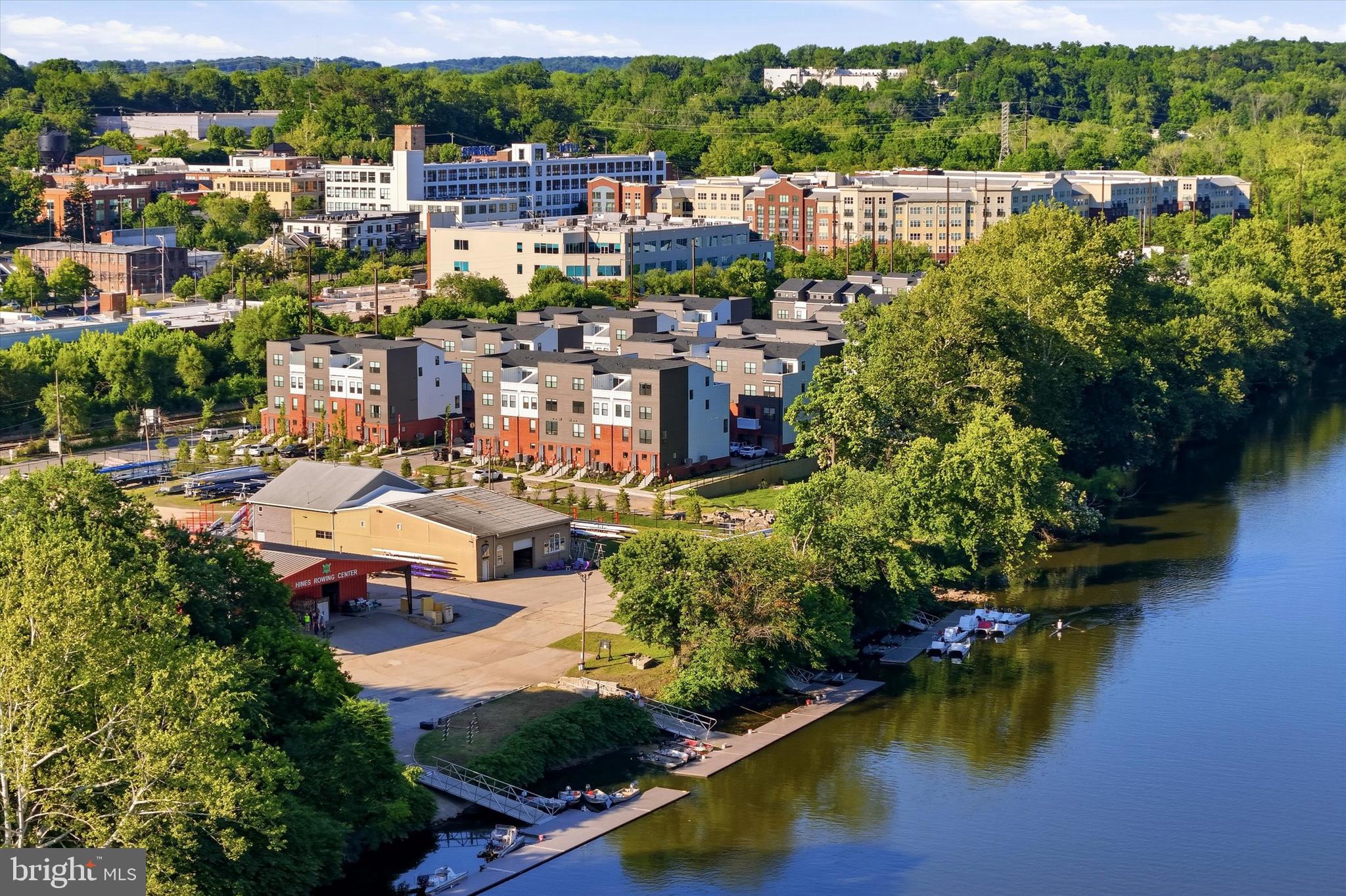 RIVER PLACE - Residential