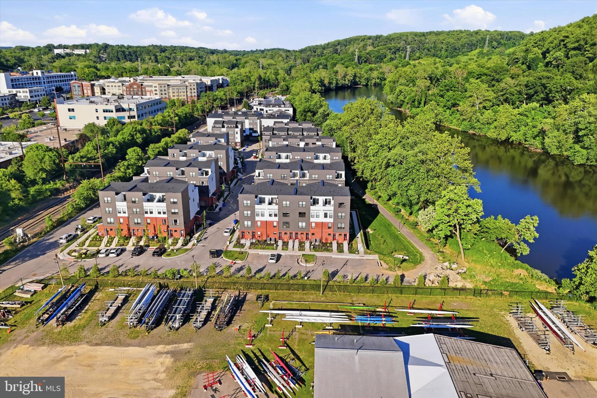 RIVER PLACE - Residential