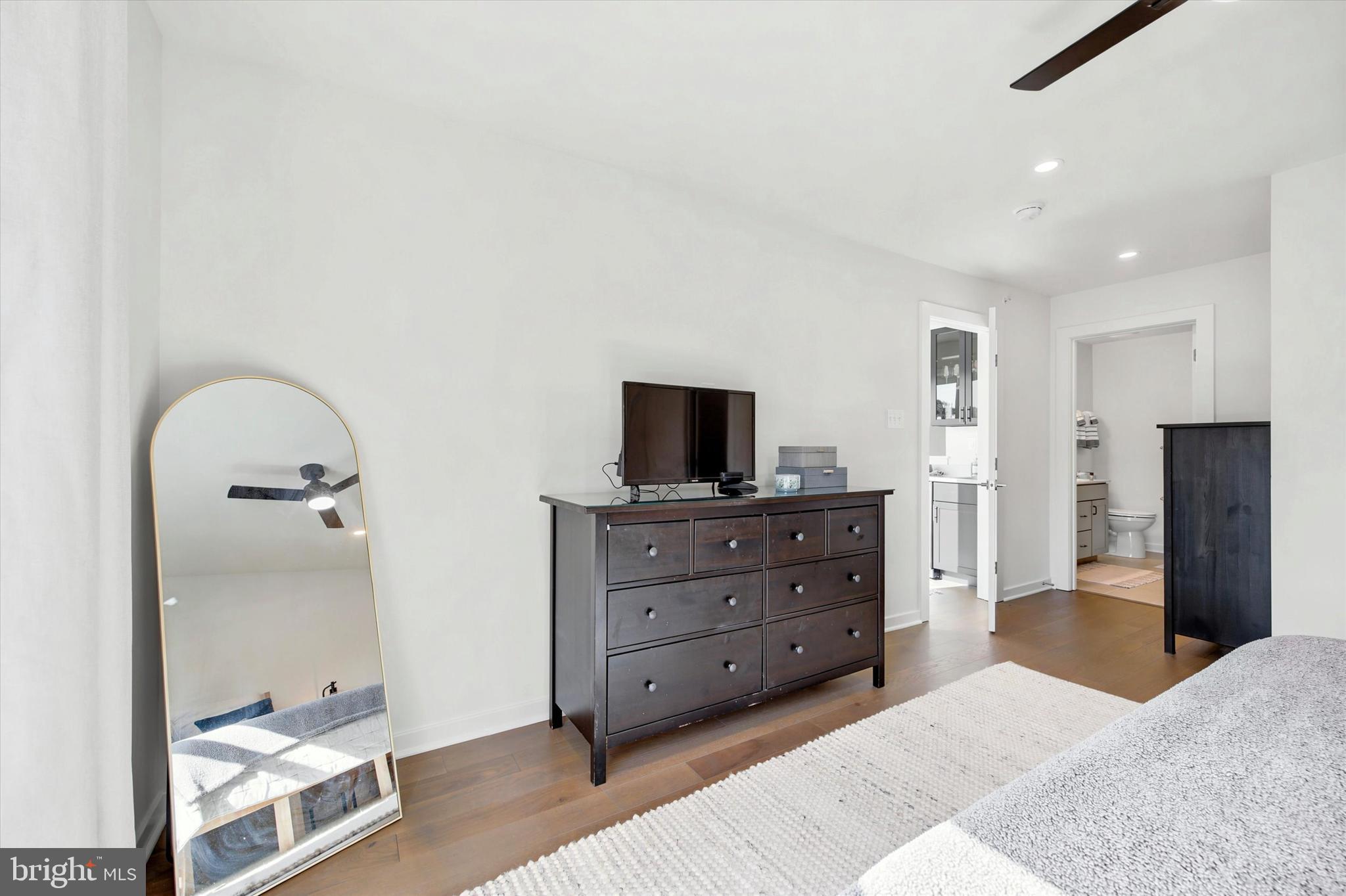 RIVER PLACE - Residential