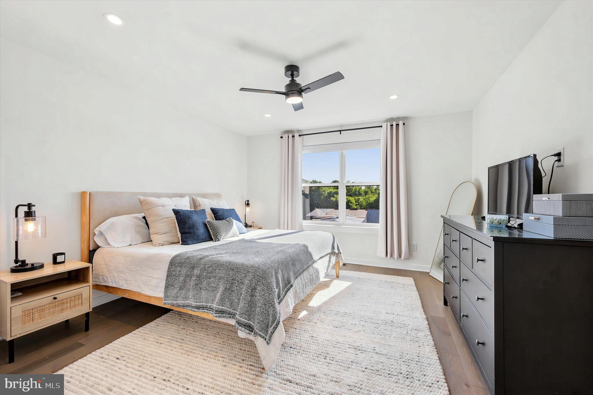 RIVER PLACE - Residential