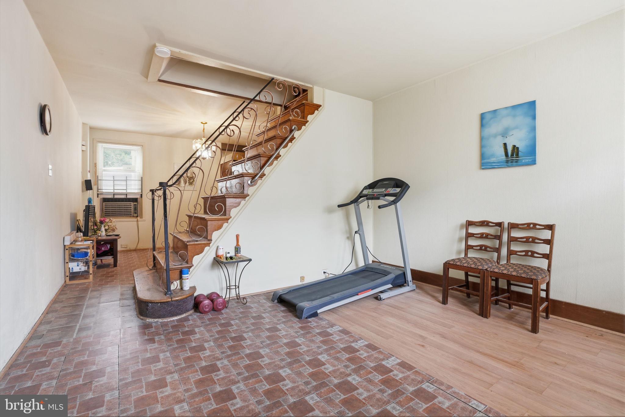 BRIDESBURG - Residential