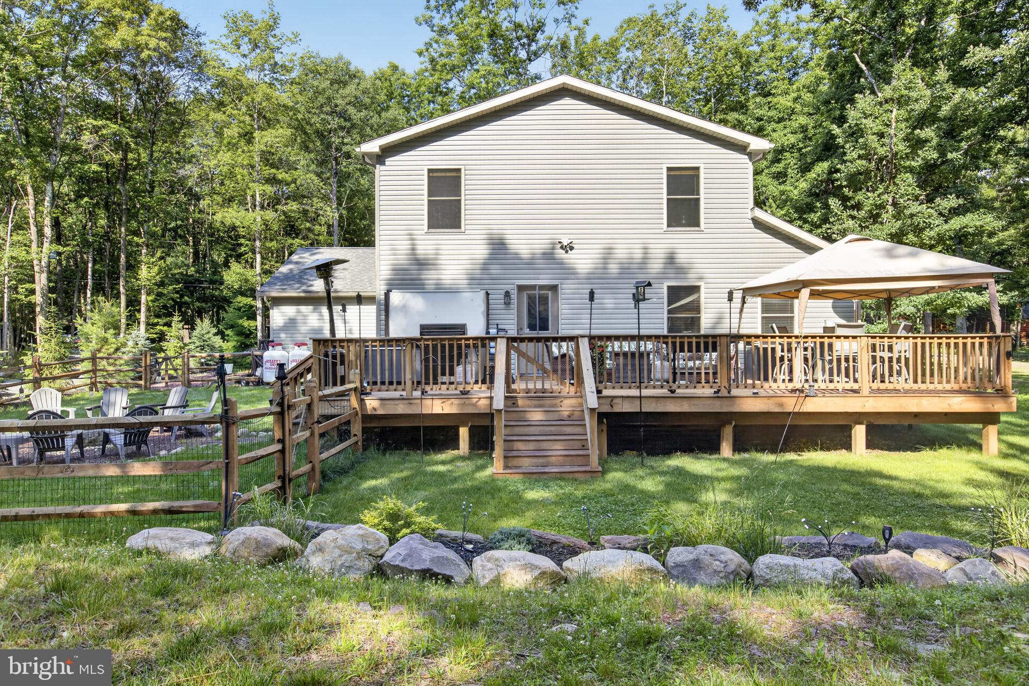 TOWAMENSING TRAILS - Residential