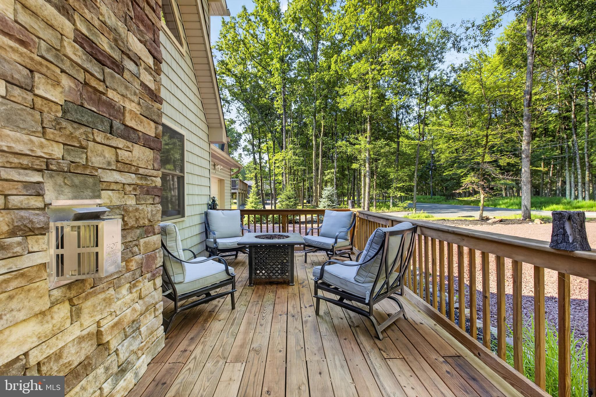 TOWAMENSING TRAILS - Residential