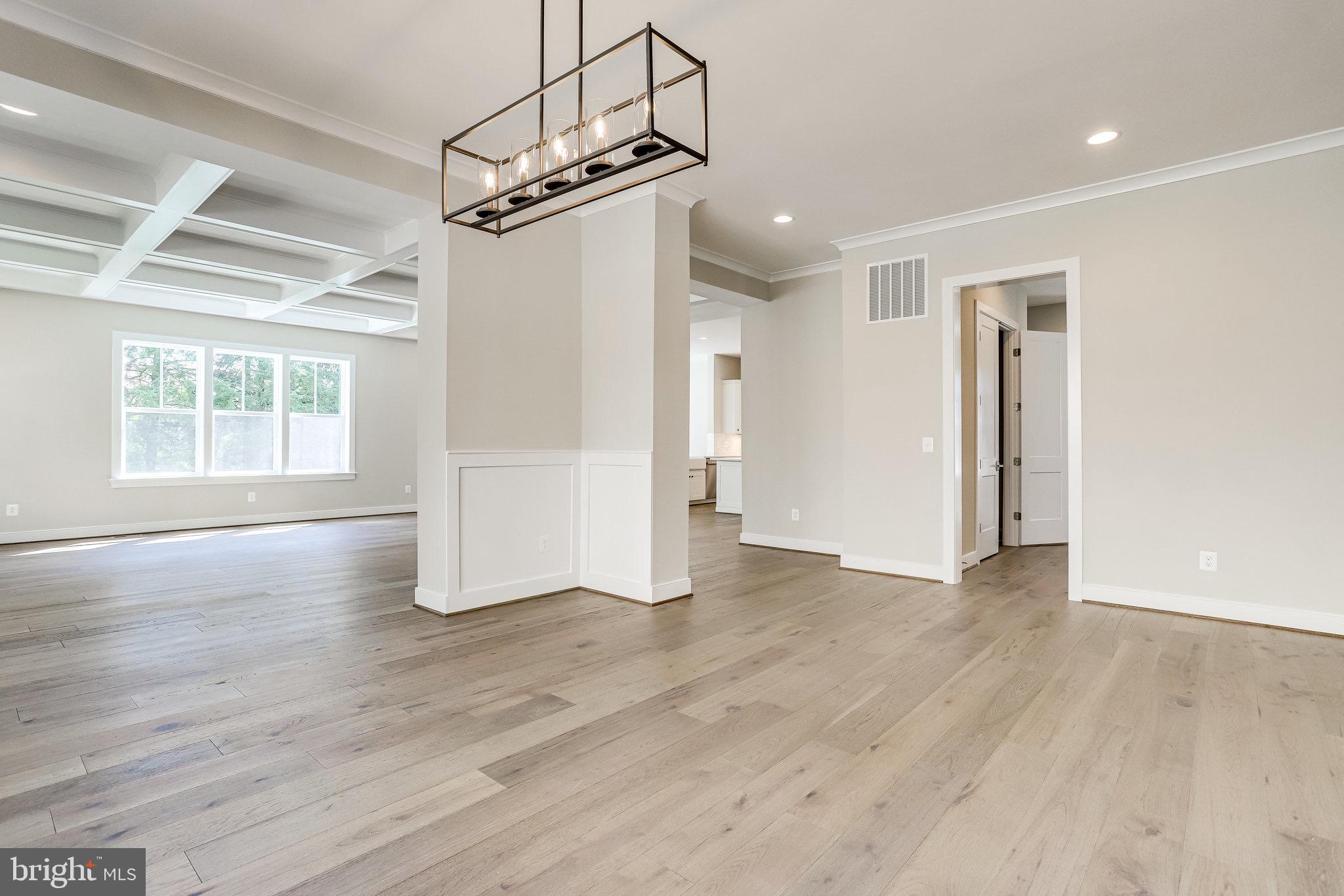 VIENNA WOODS - Residential