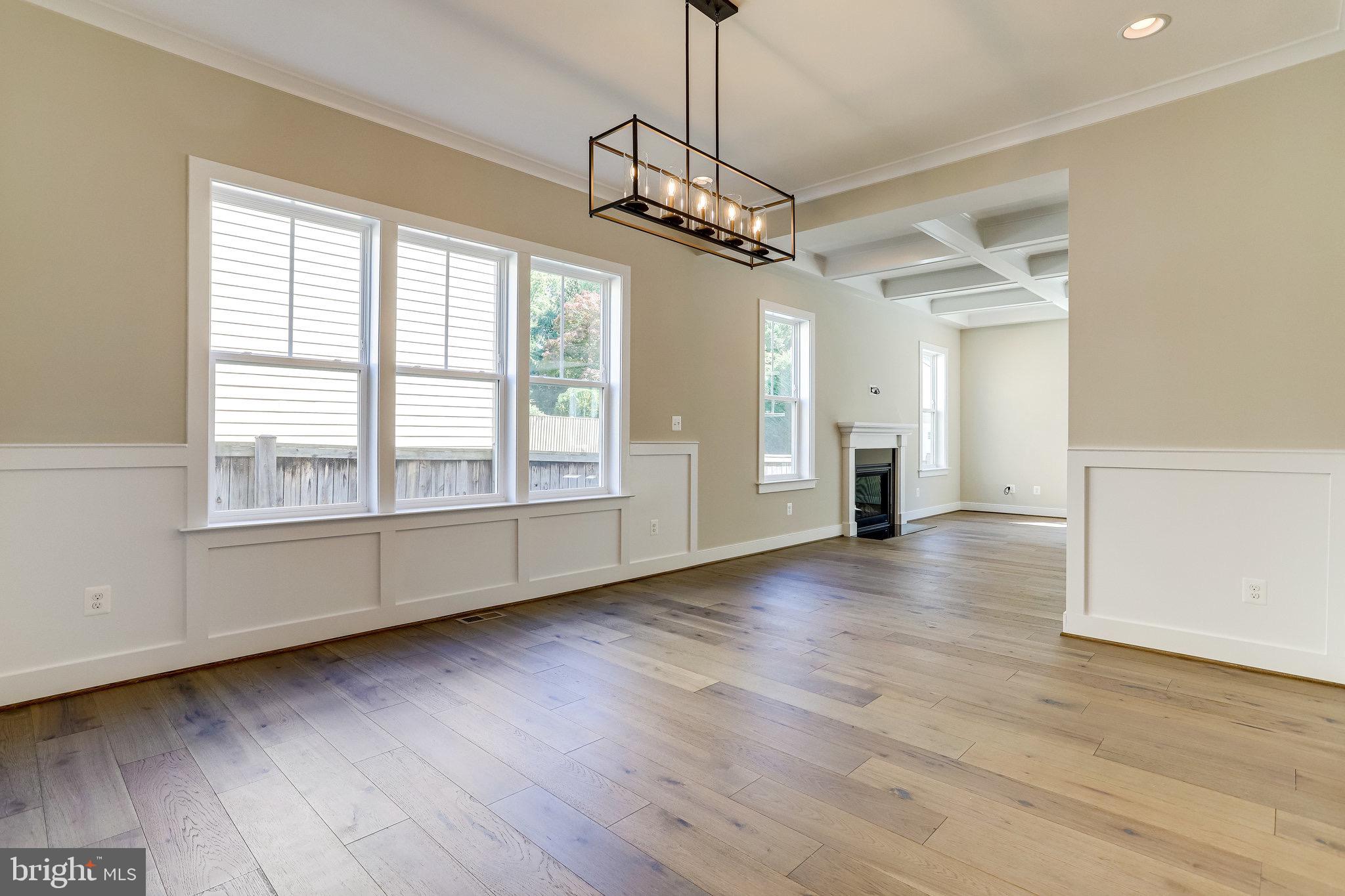 VIENNA WOODS - Residential