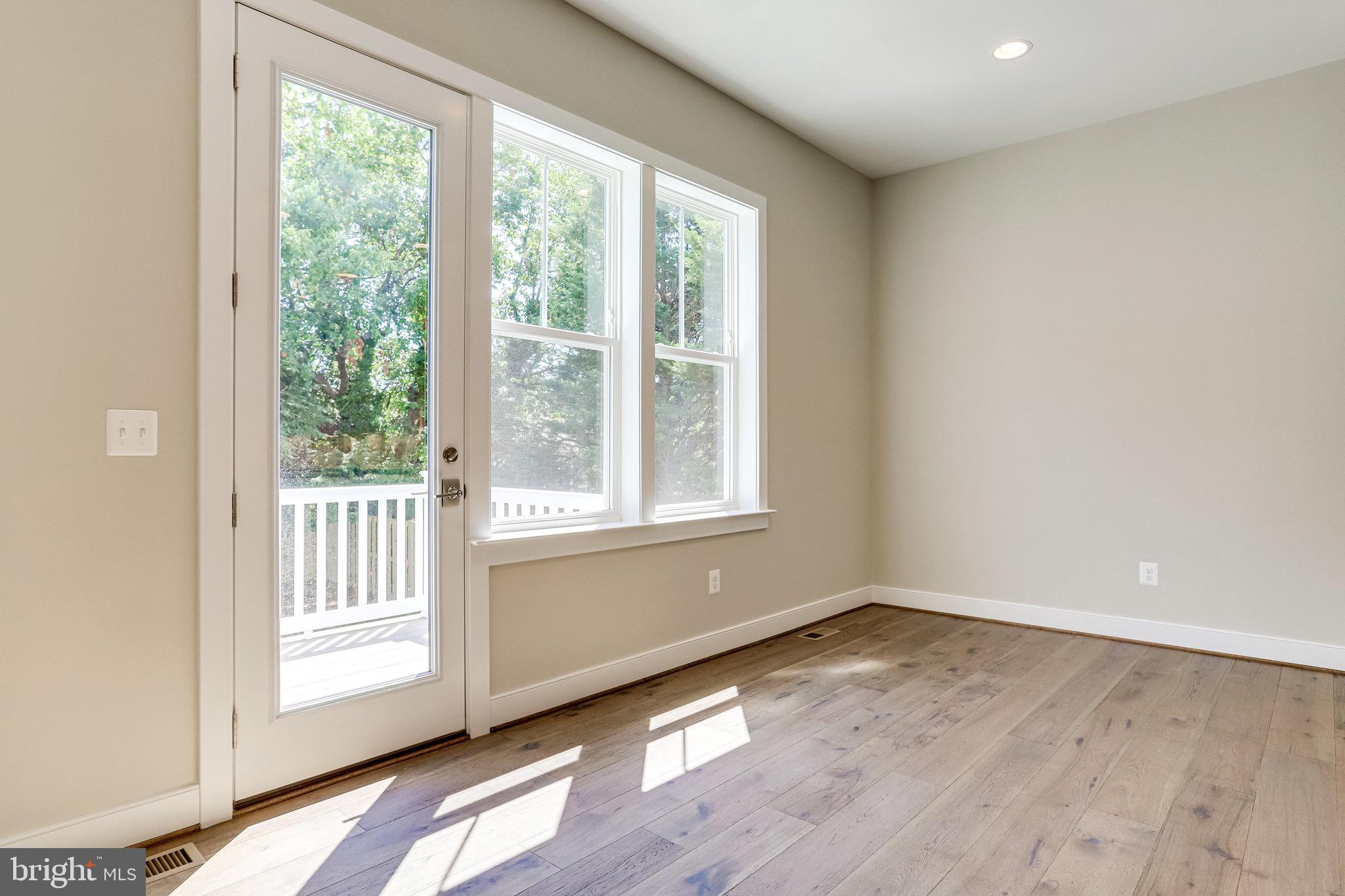 VIENNA WOODS - Residential