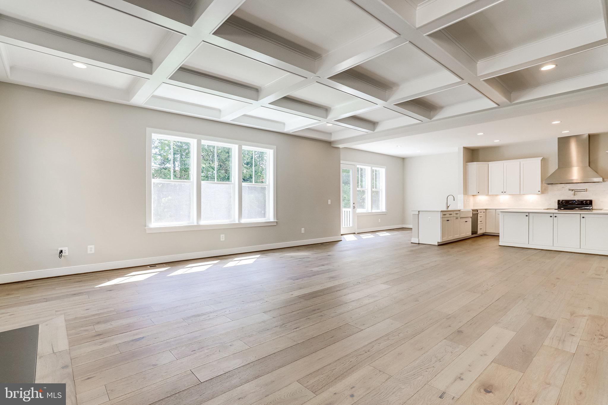 VIENNA WOODS - Residential