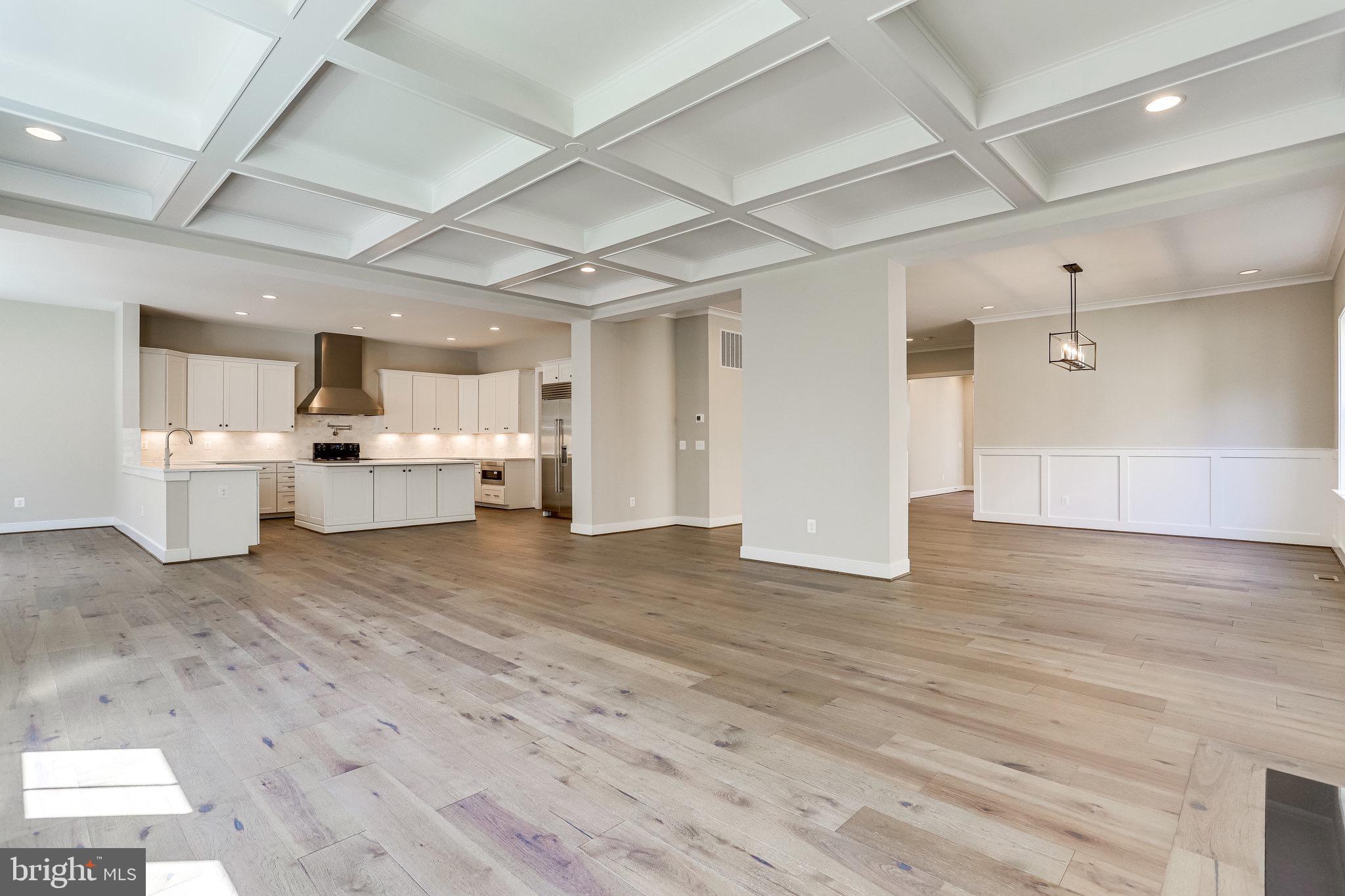 VIENNA WOODS - Residential