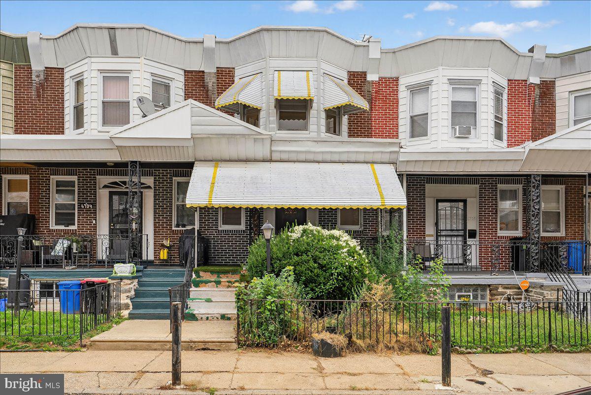 WEST OAK LANE - Residential