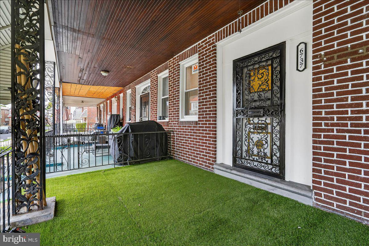 WEST OAK LANE - Residential