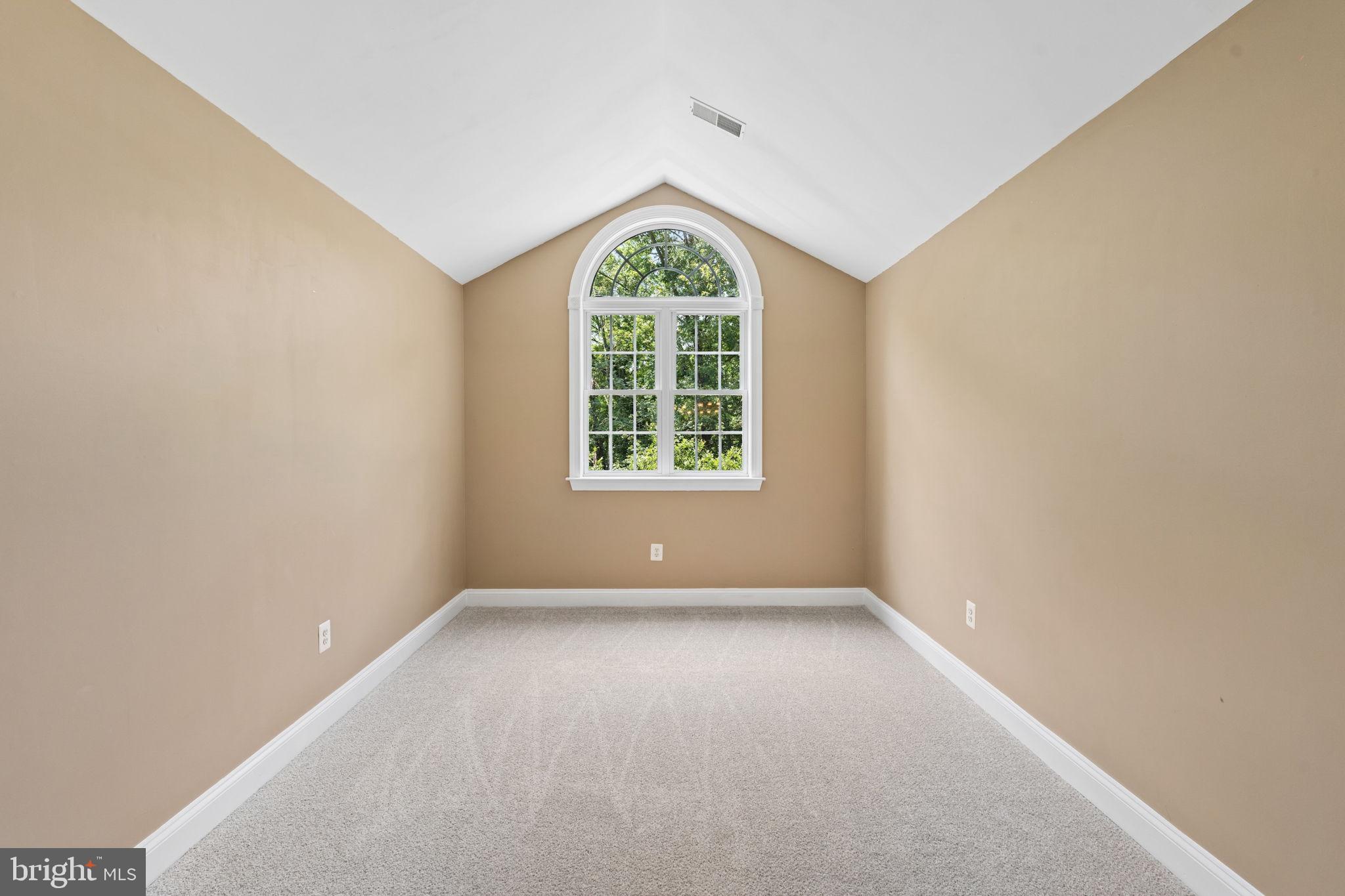 TIMOTHY'S MANOR - Residential