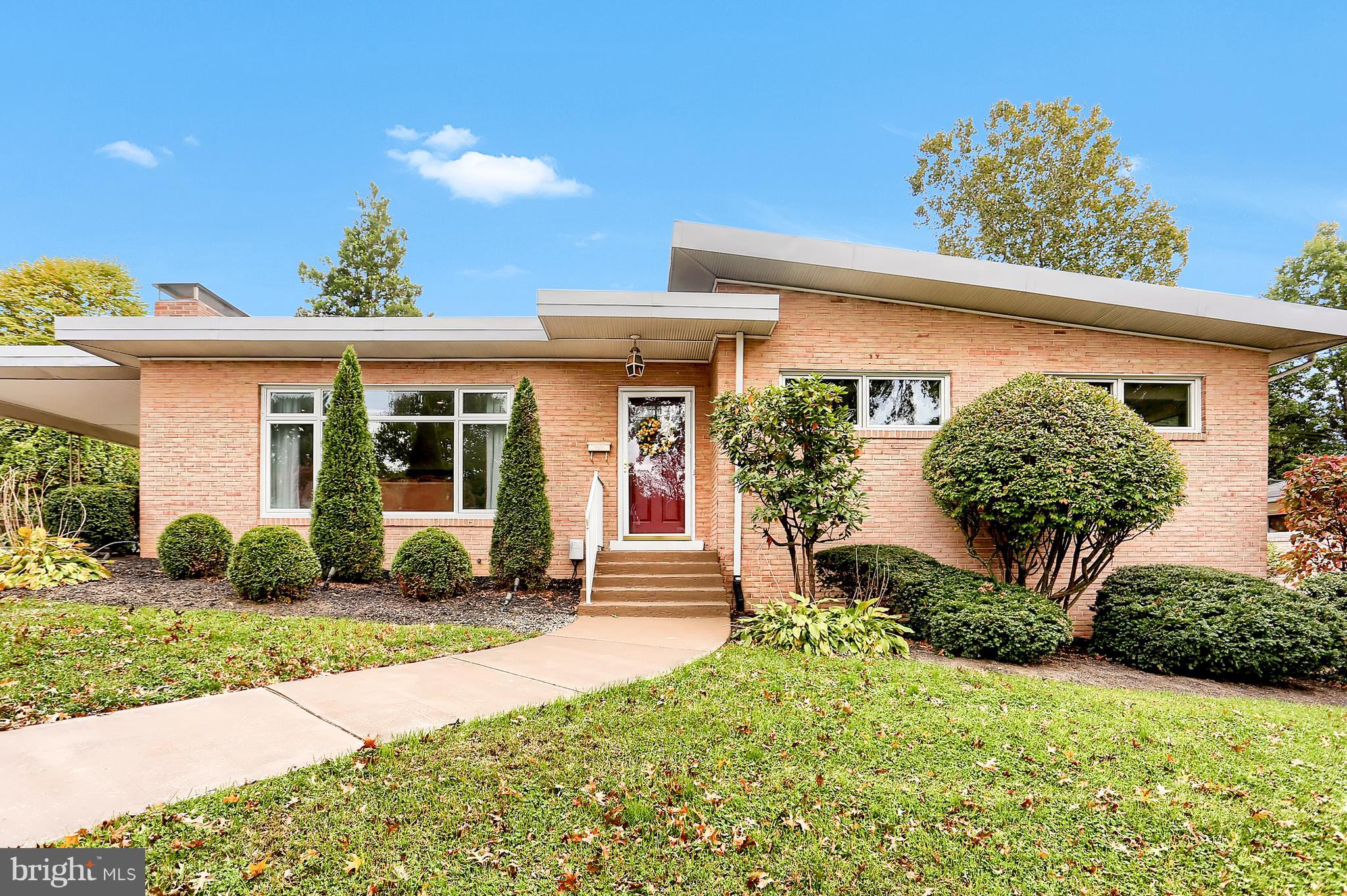 DELIGHTFUL ALL BRICK RANCHER. TOTALLY UPDATED INTERIOR. HARDWOOD FLOORS, BEAUTIFUL KITCHEN AND BATHS. DESIGNS FEATURES WILL IMPRESS ALL BUYERS! OPEN DESIGN. QUICK SETTLEMENT POSSIBLE.