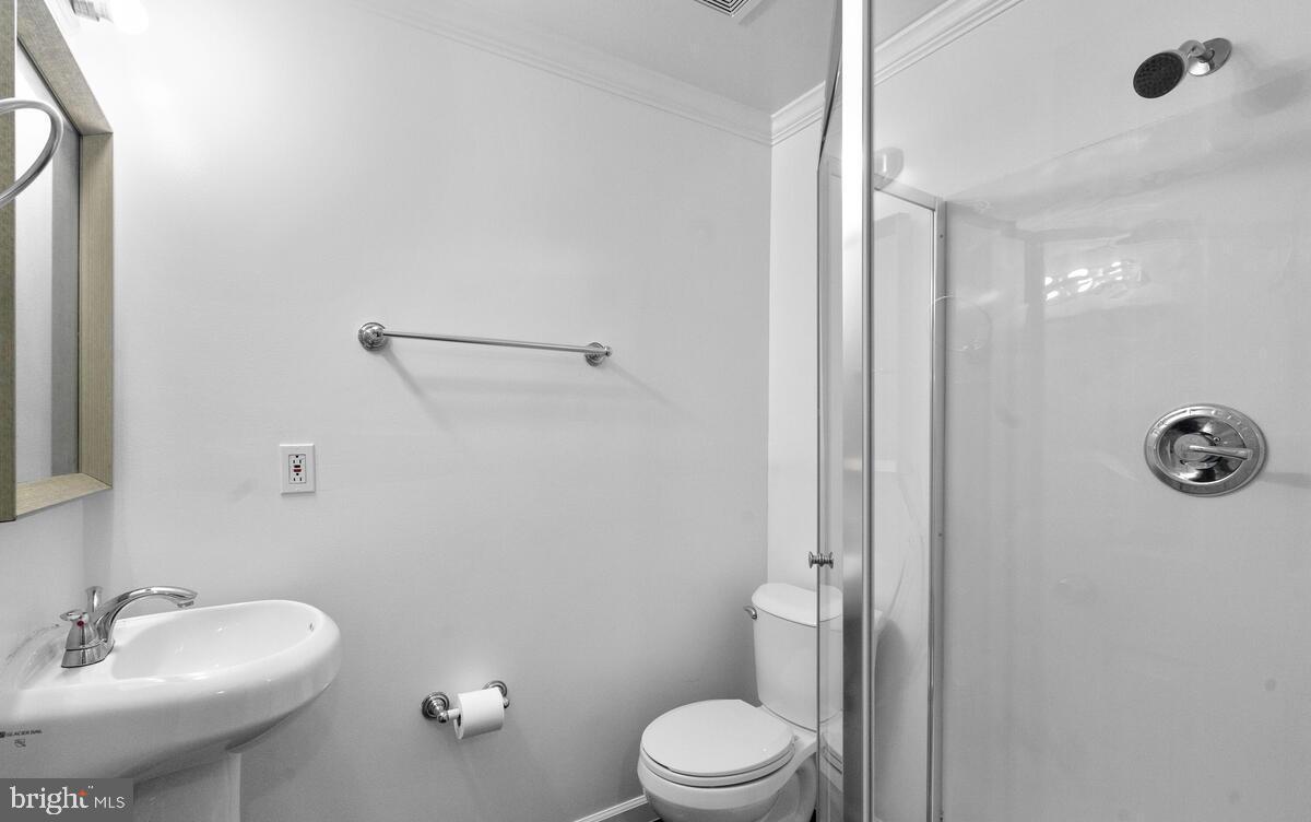 SYCAMORE HILL - Residential Lease