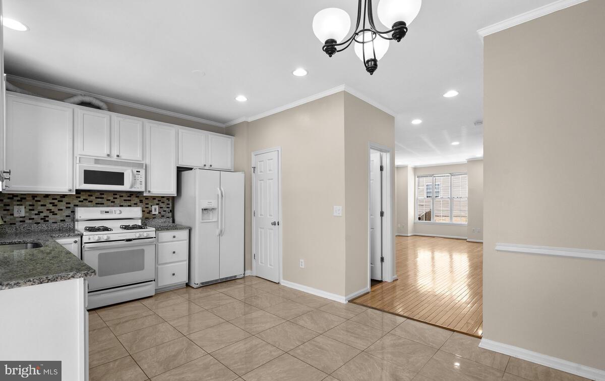 SYCAMORE HILL - Residential Lease