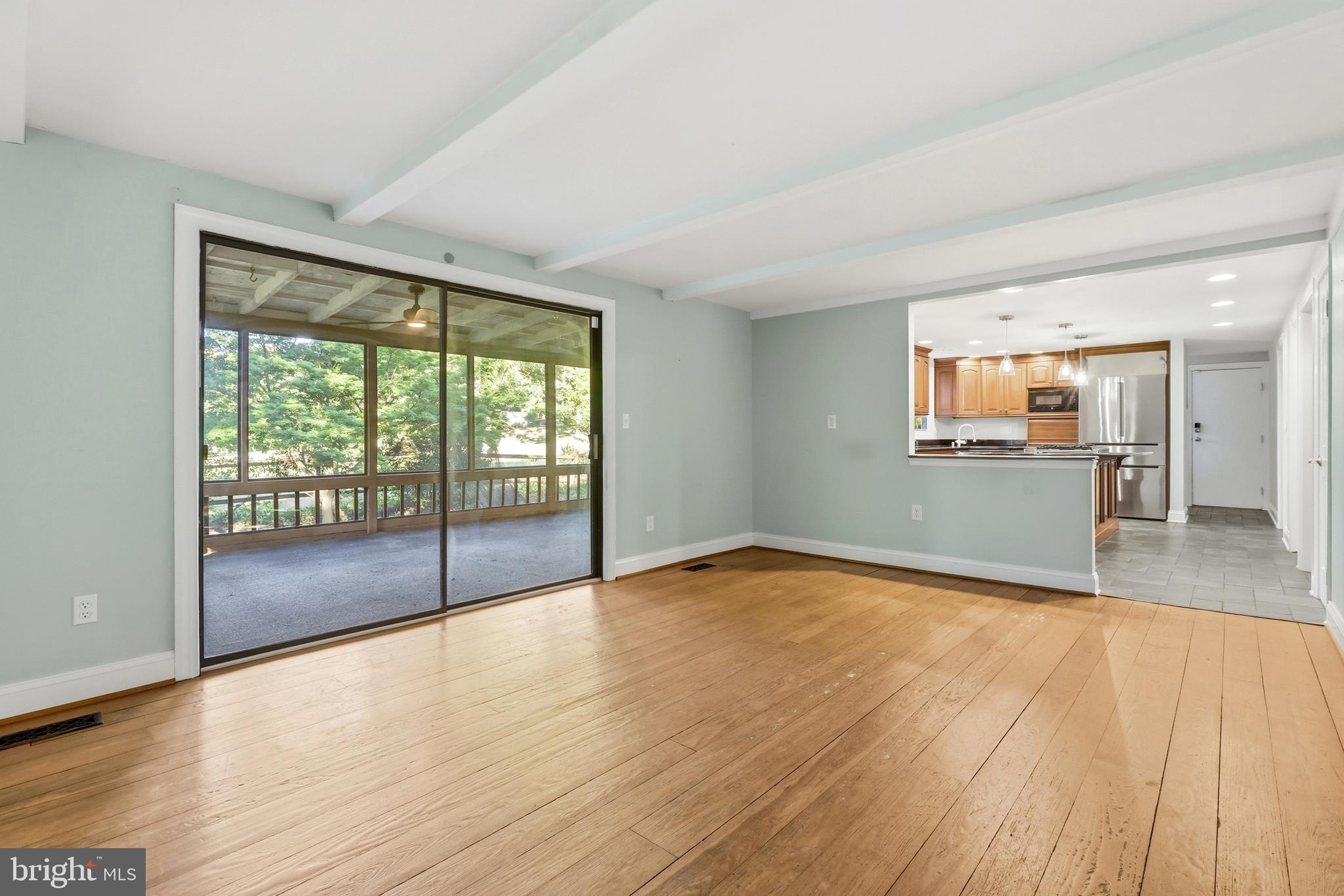 BAY HILLS - Residential