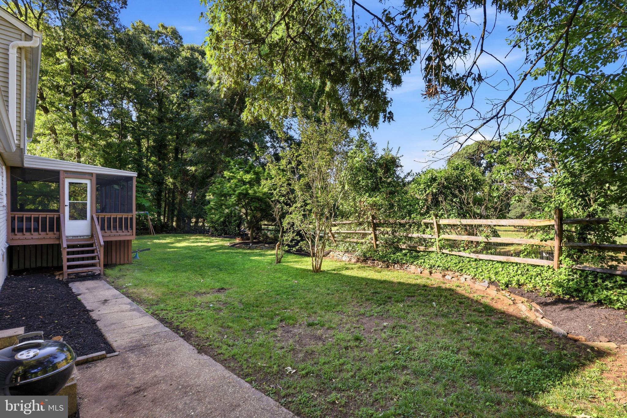 BAY HILLS - Residential